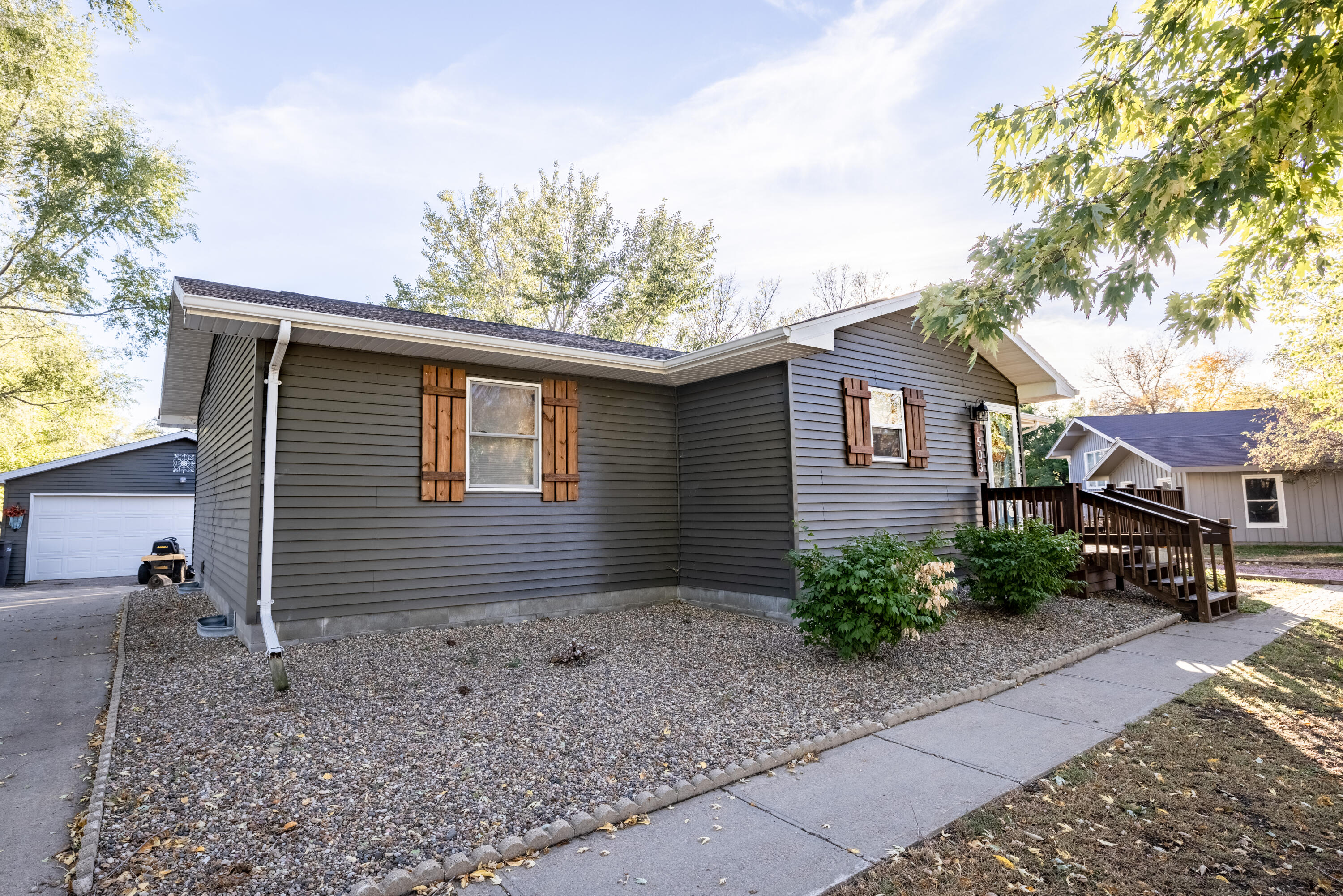 1503 E Birch Ave