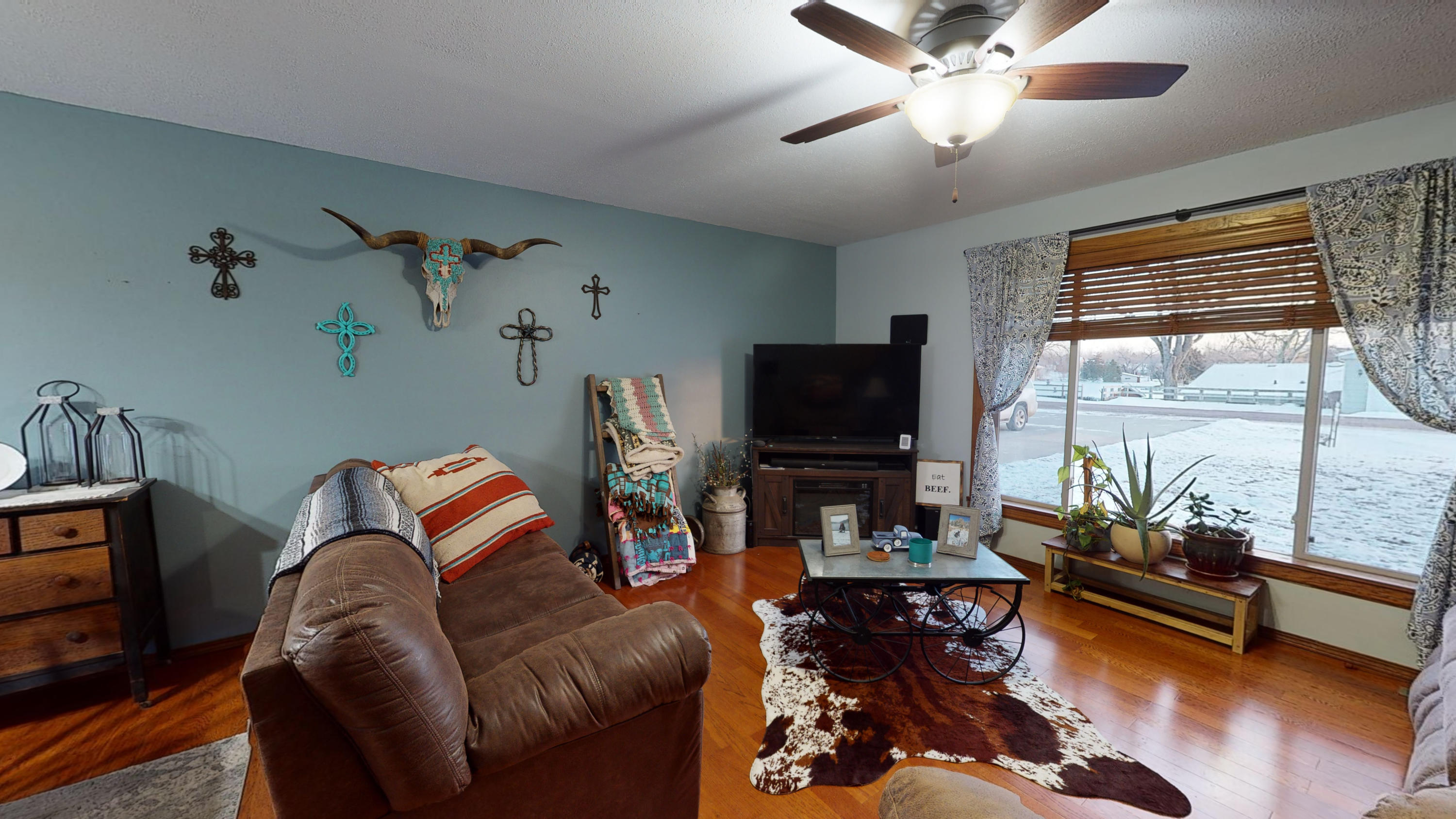 140 S Harmon Dr