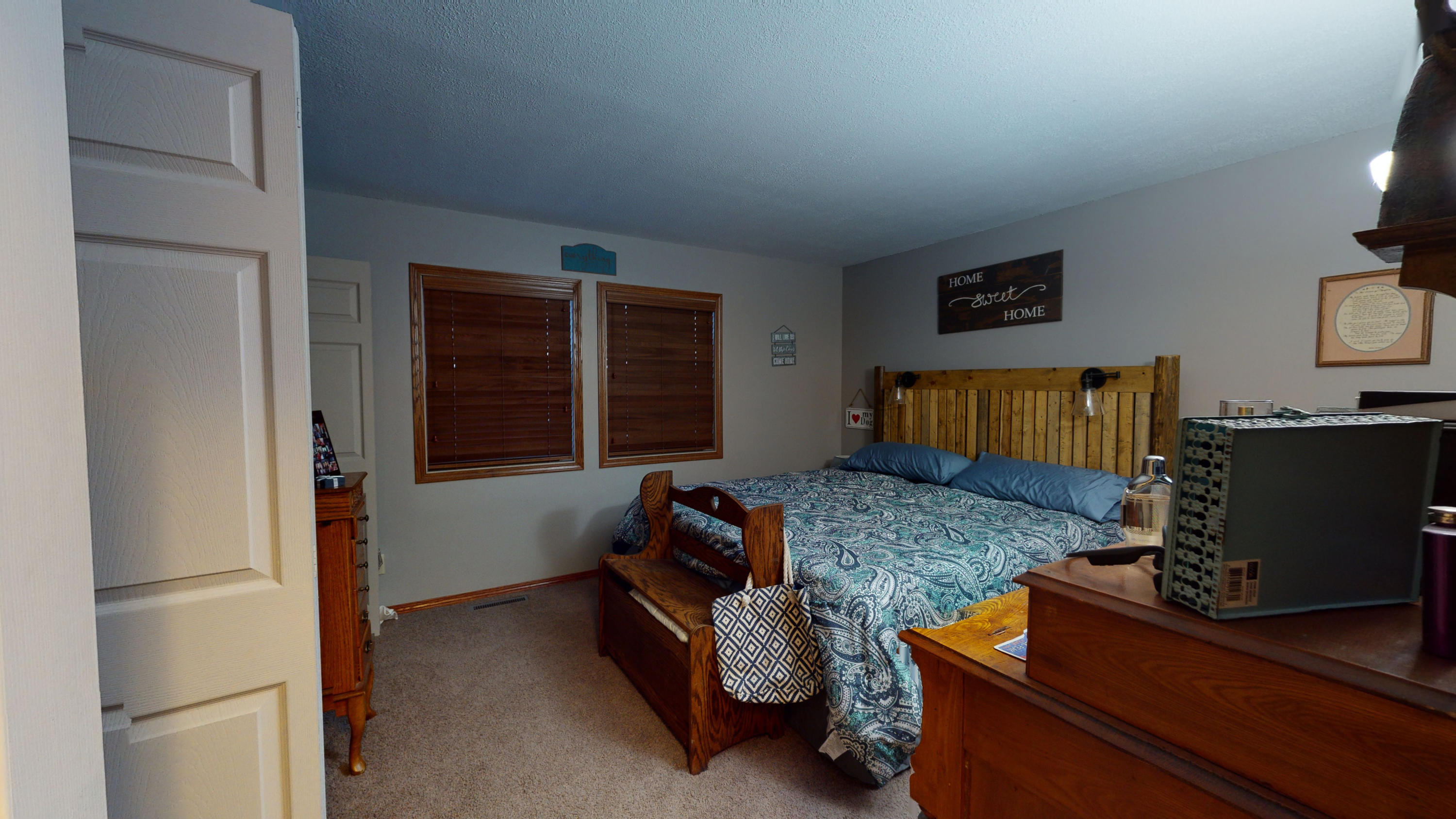 140 S Harmon Dr