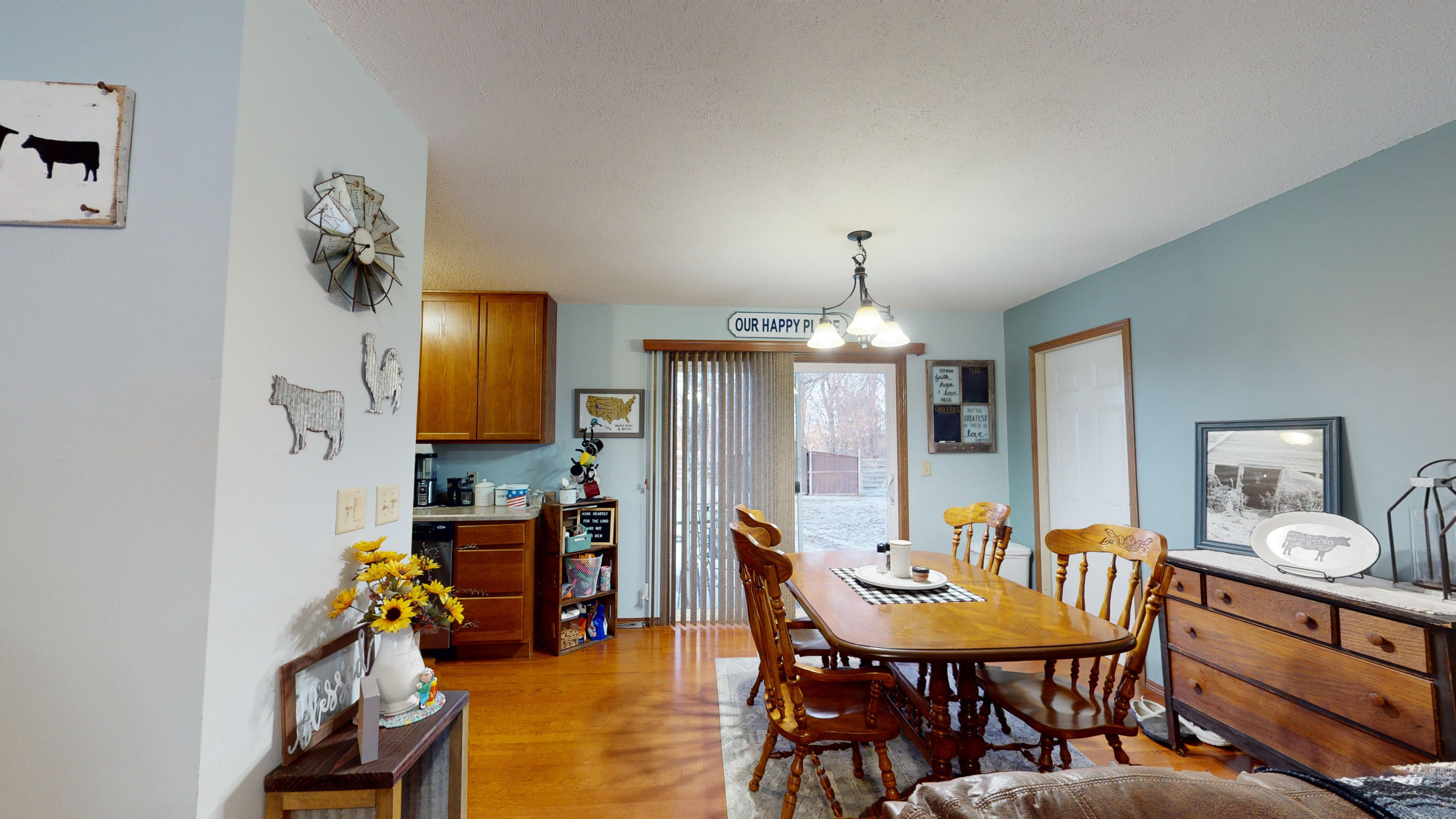 140 S Harmon Dr