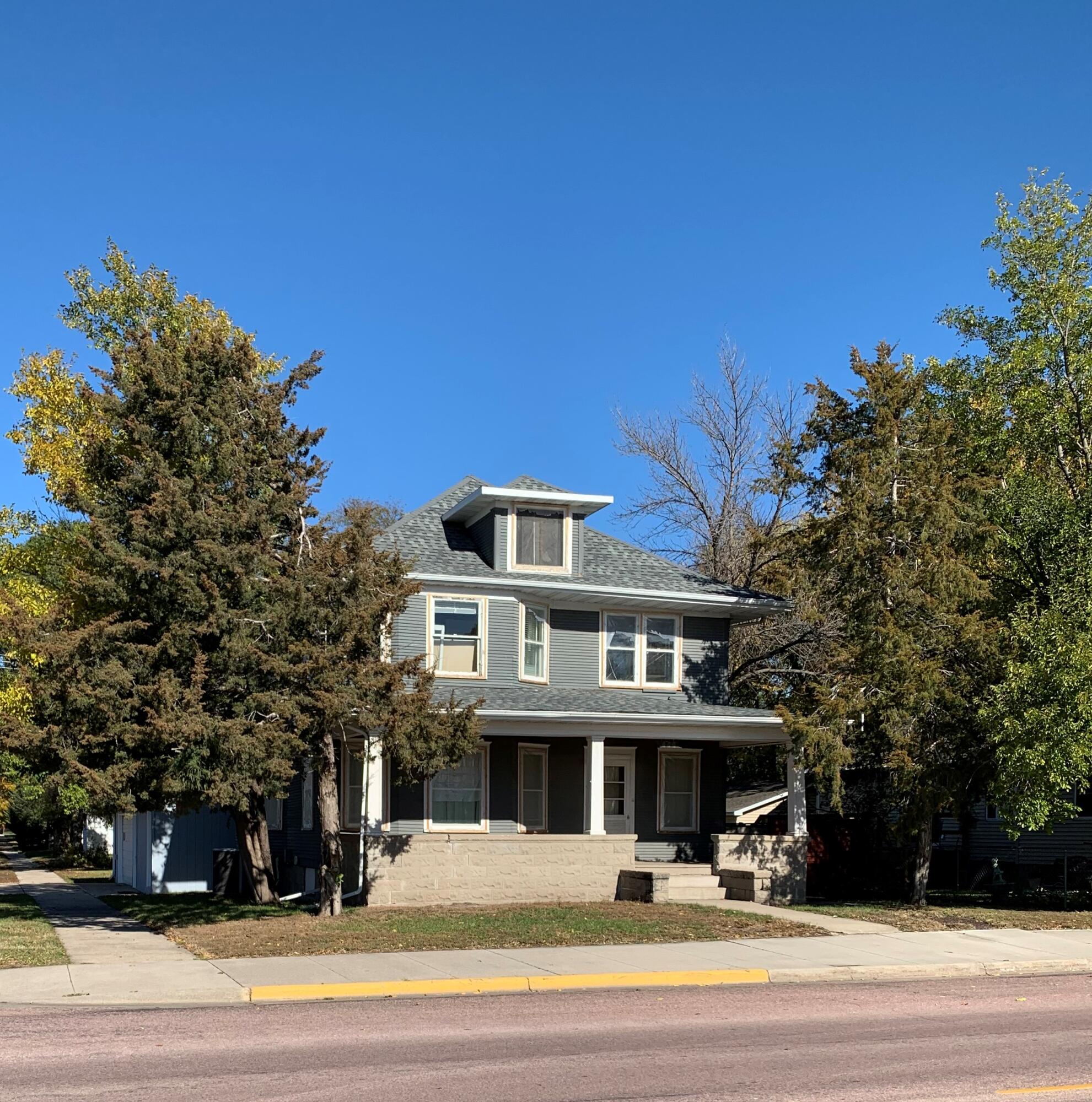 400 E 1st Ave