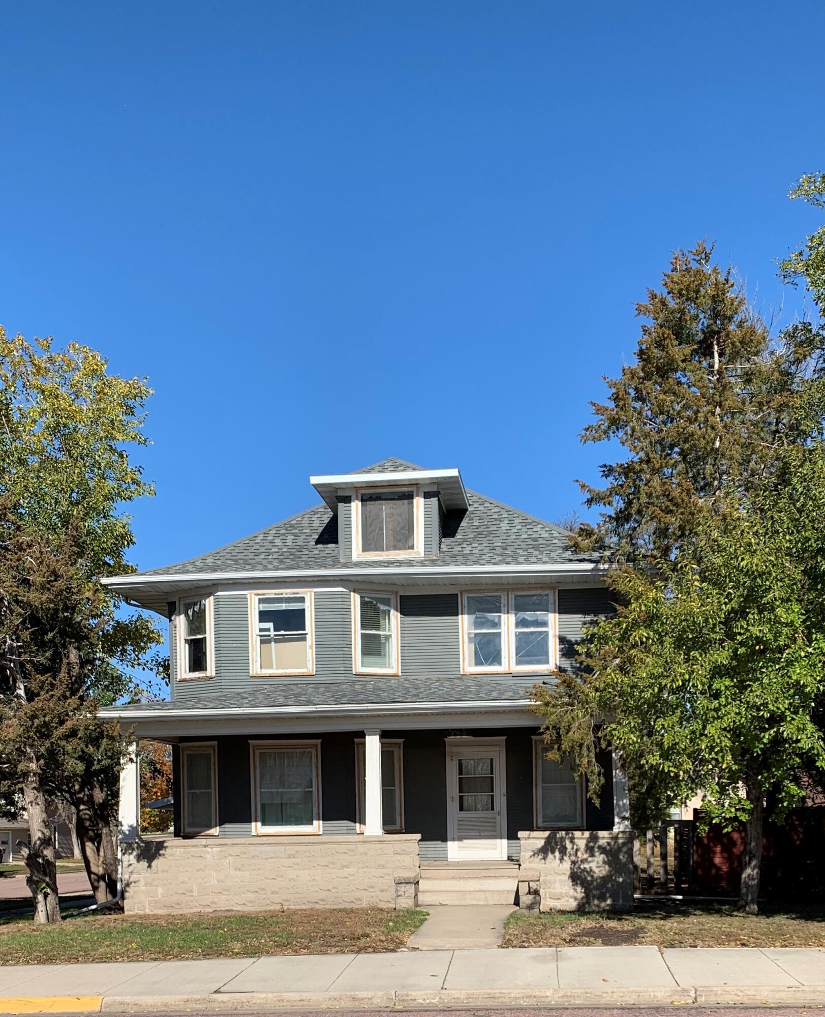 400 E 1st Ave