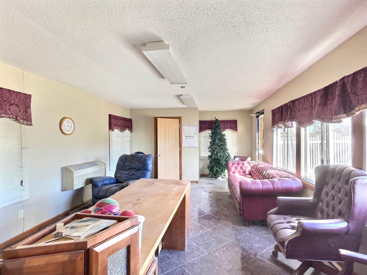 2531 S Hwy 37