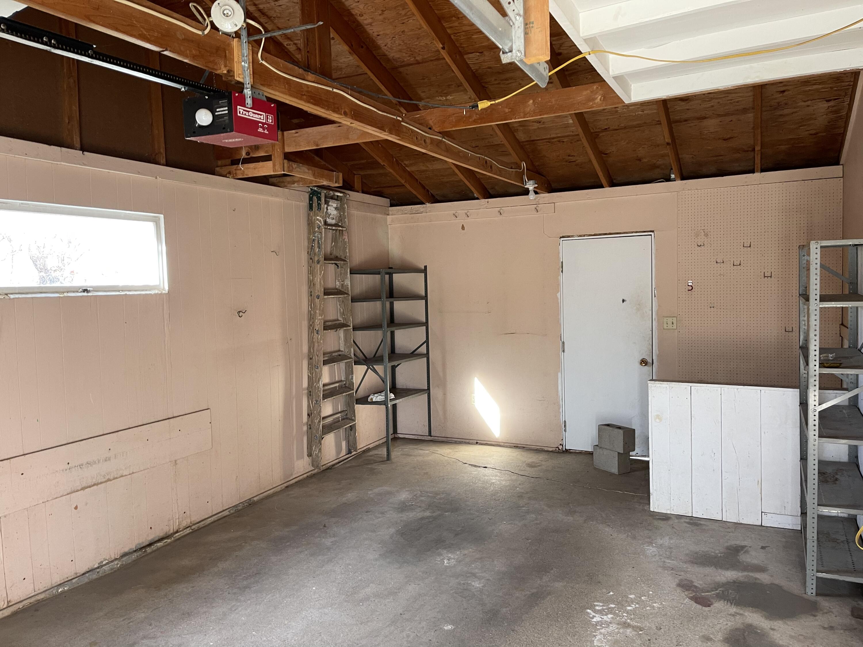 1504 E 5th Ave