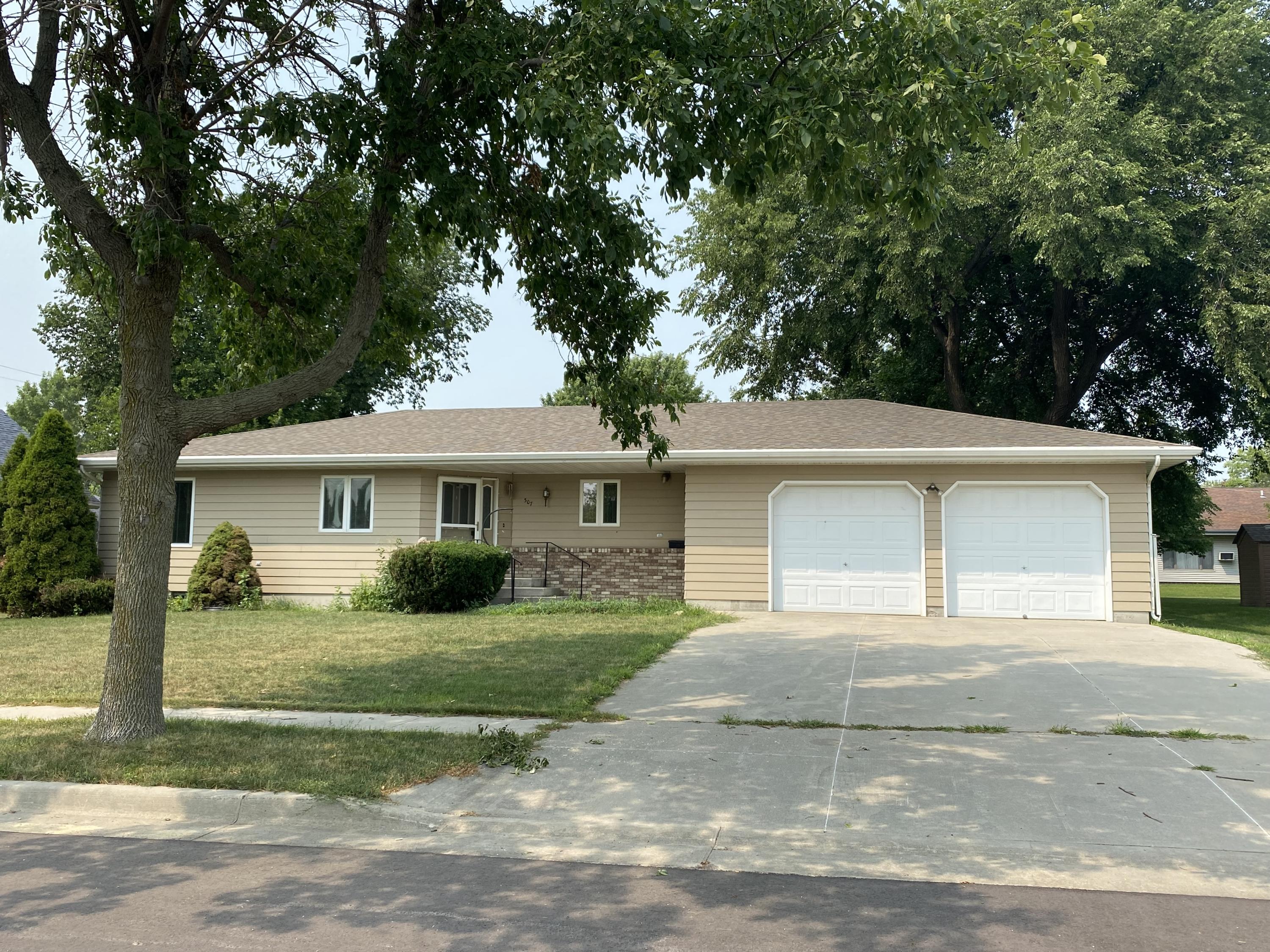 307 N 4th St