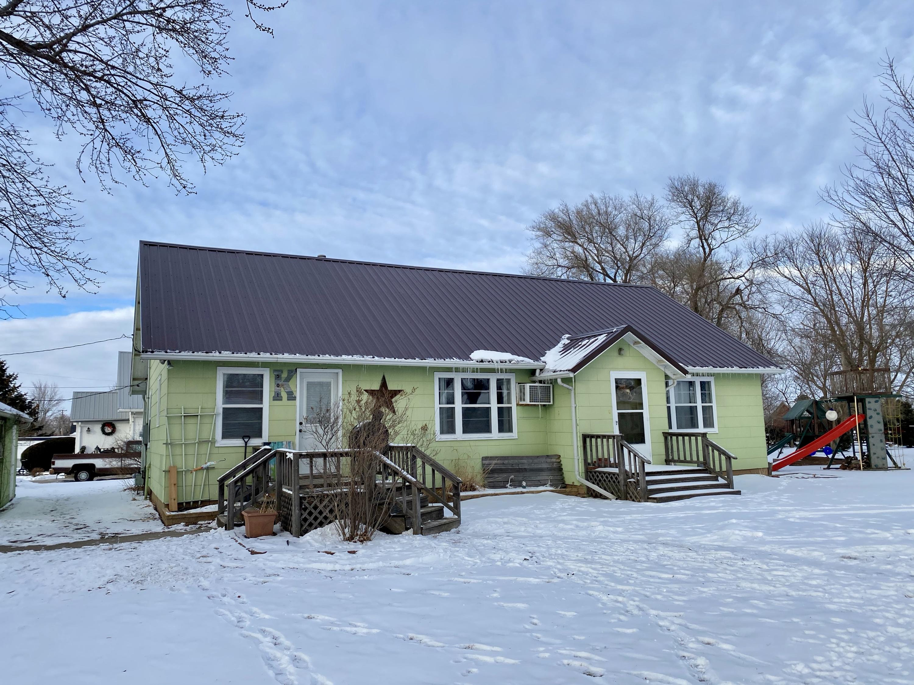 501 E Maple St
