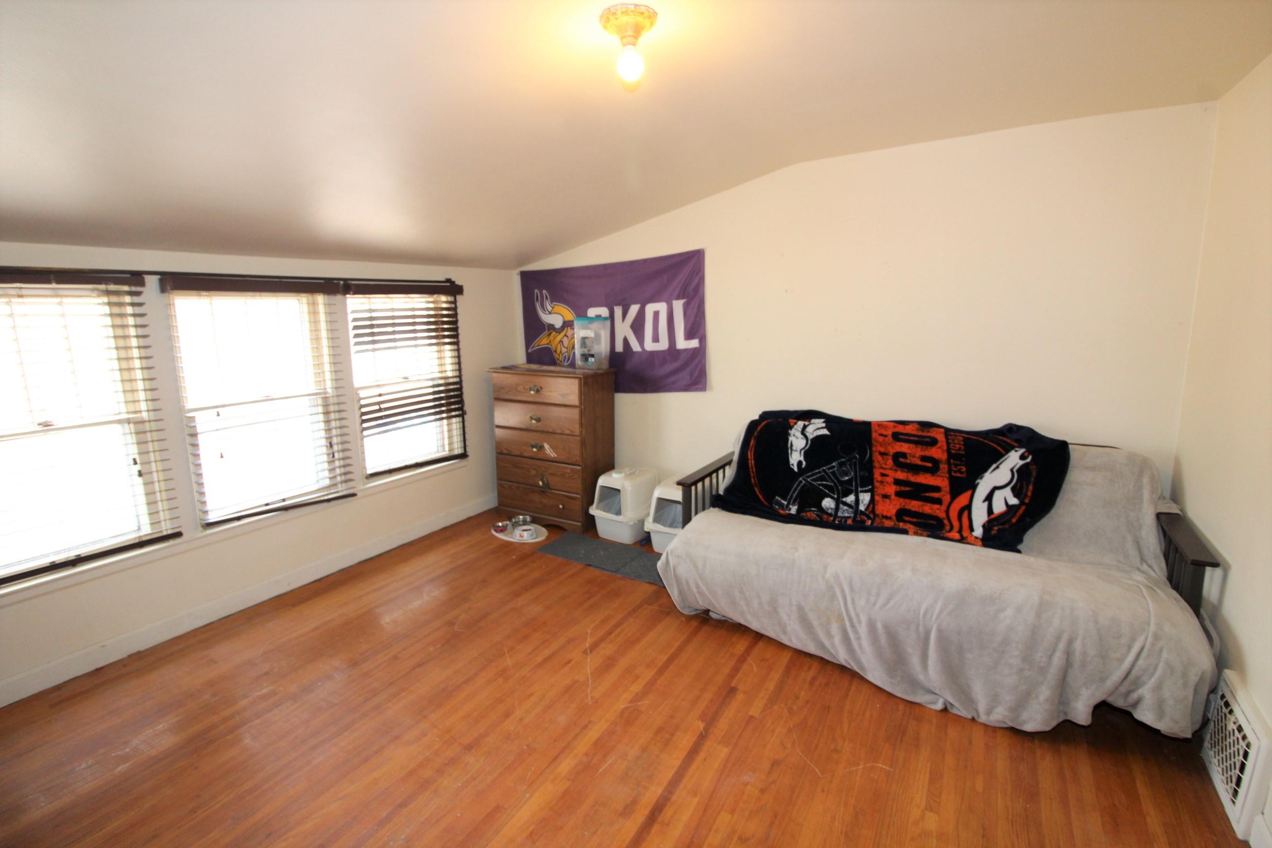 817 E 4th Ave