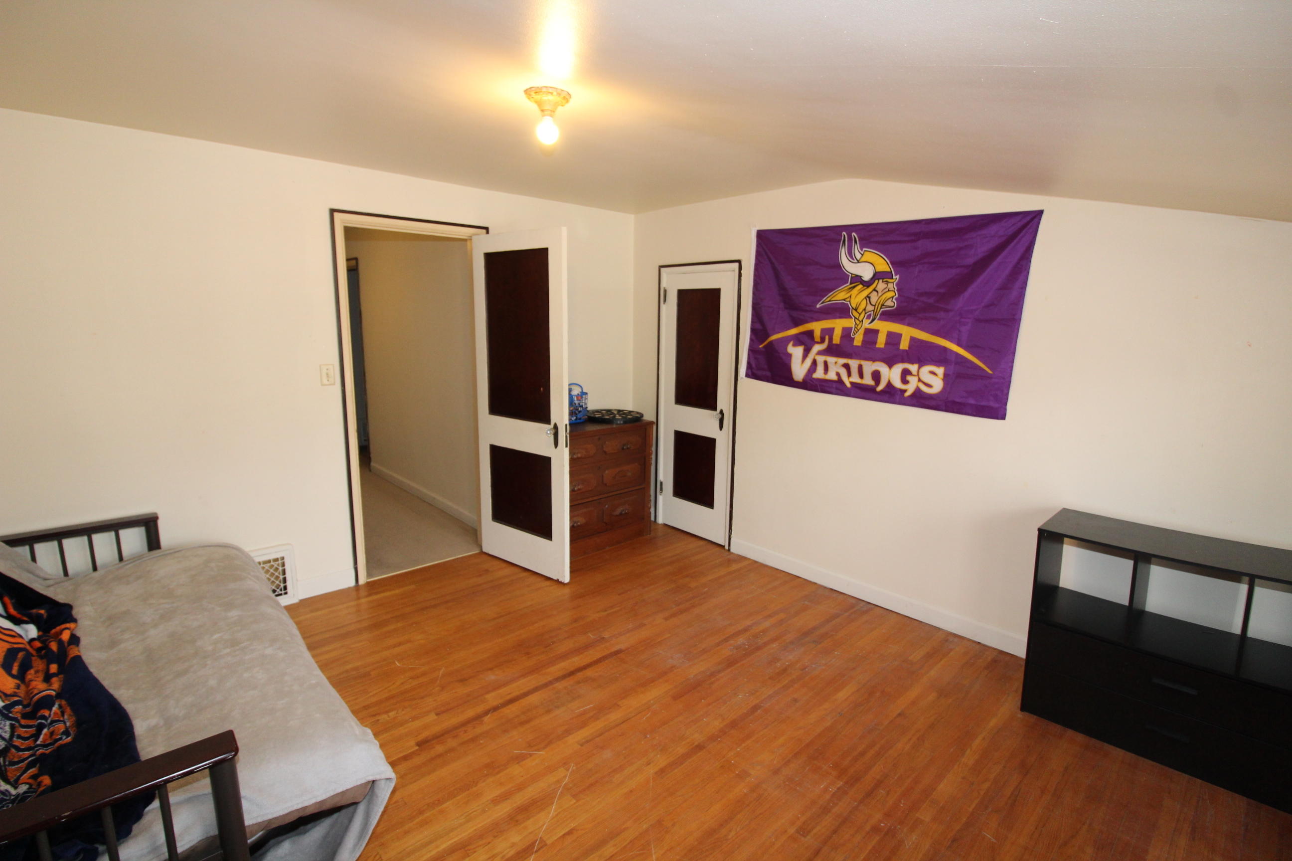 817 E 4th Ave