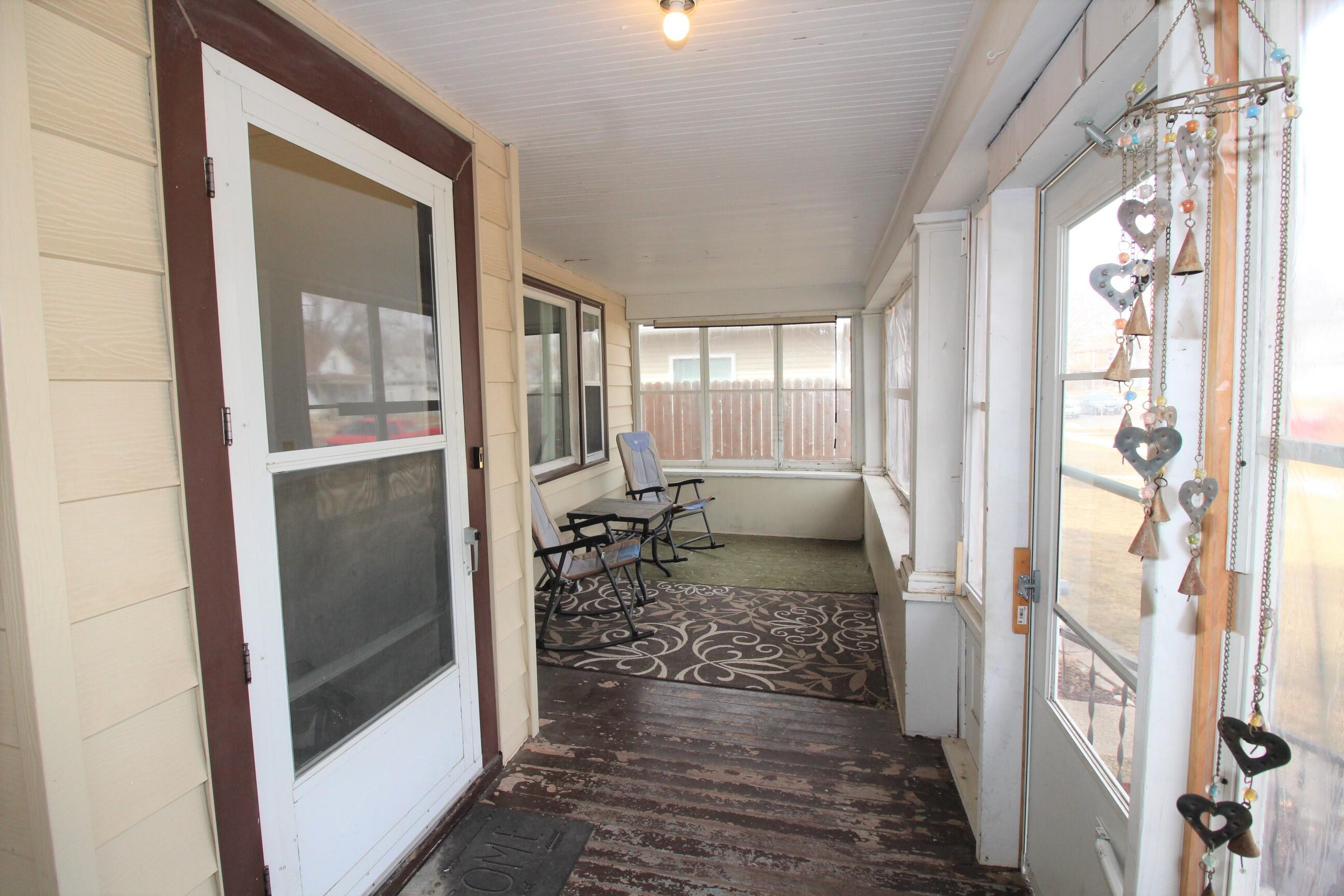 817 E 4th Ave