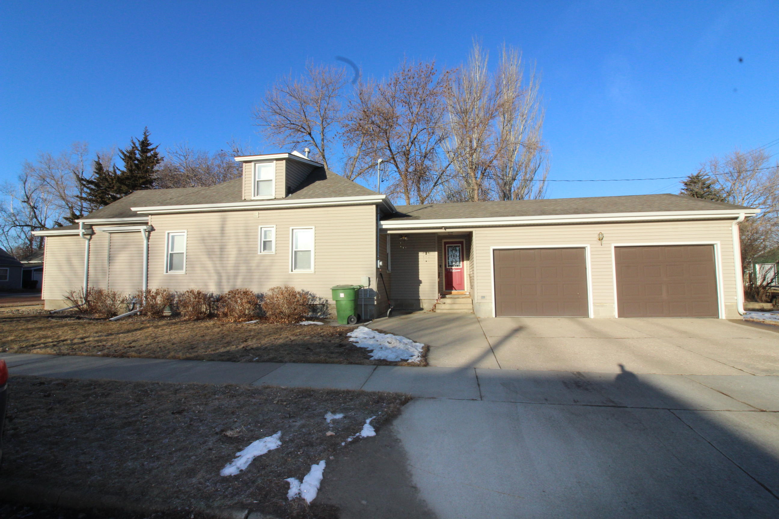 822 E 7th