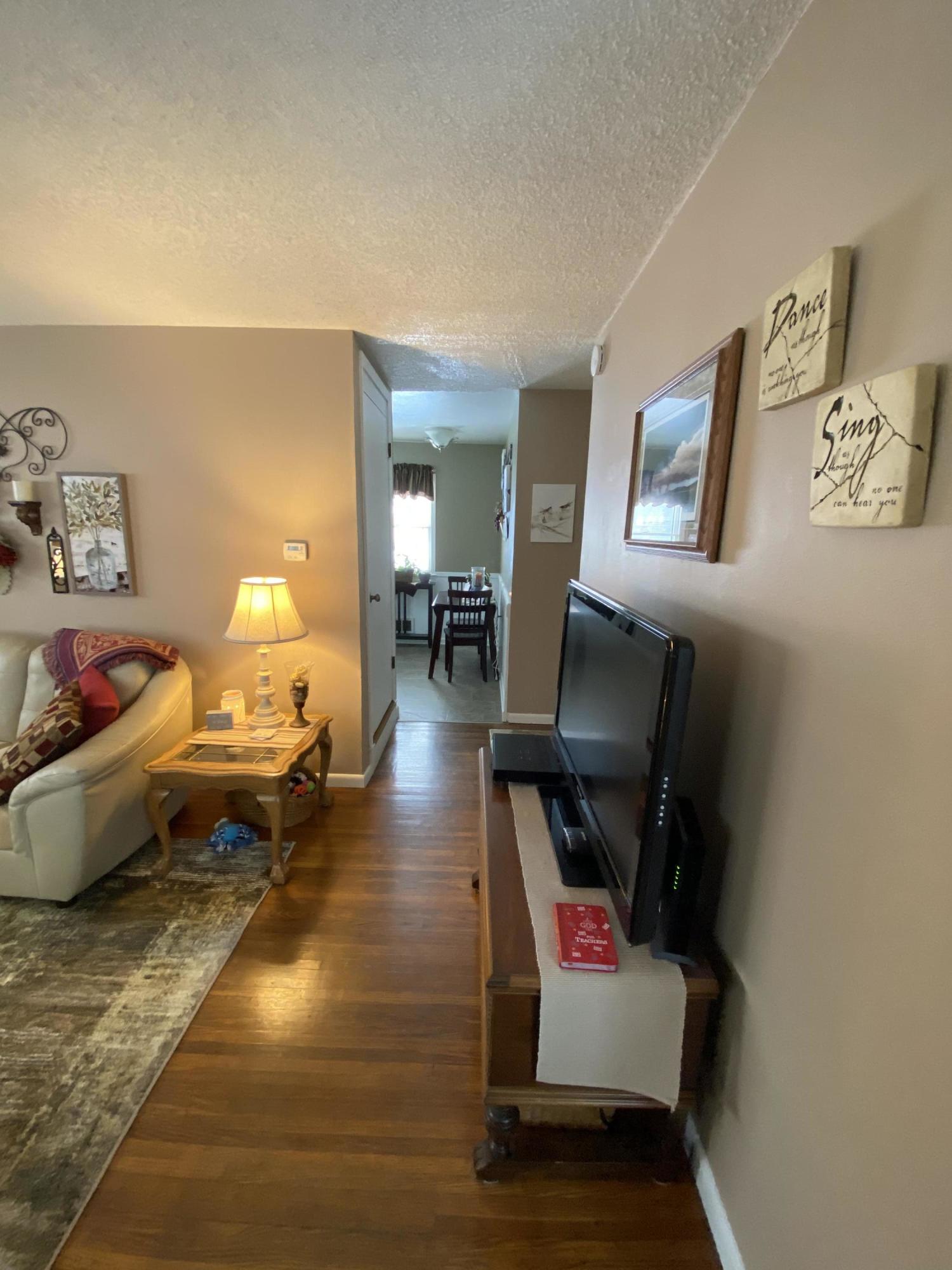 306 E Main