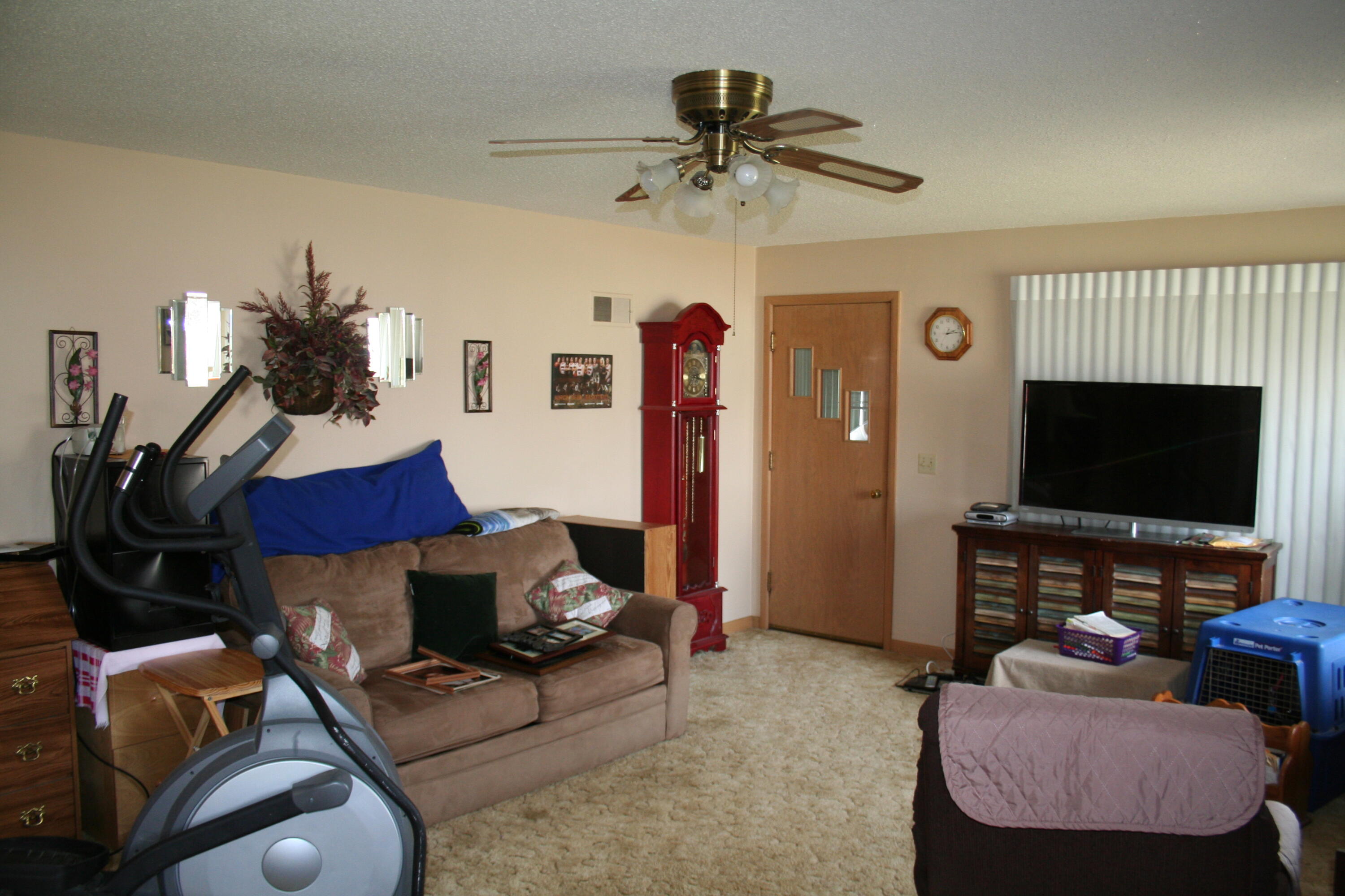606 W Elm St