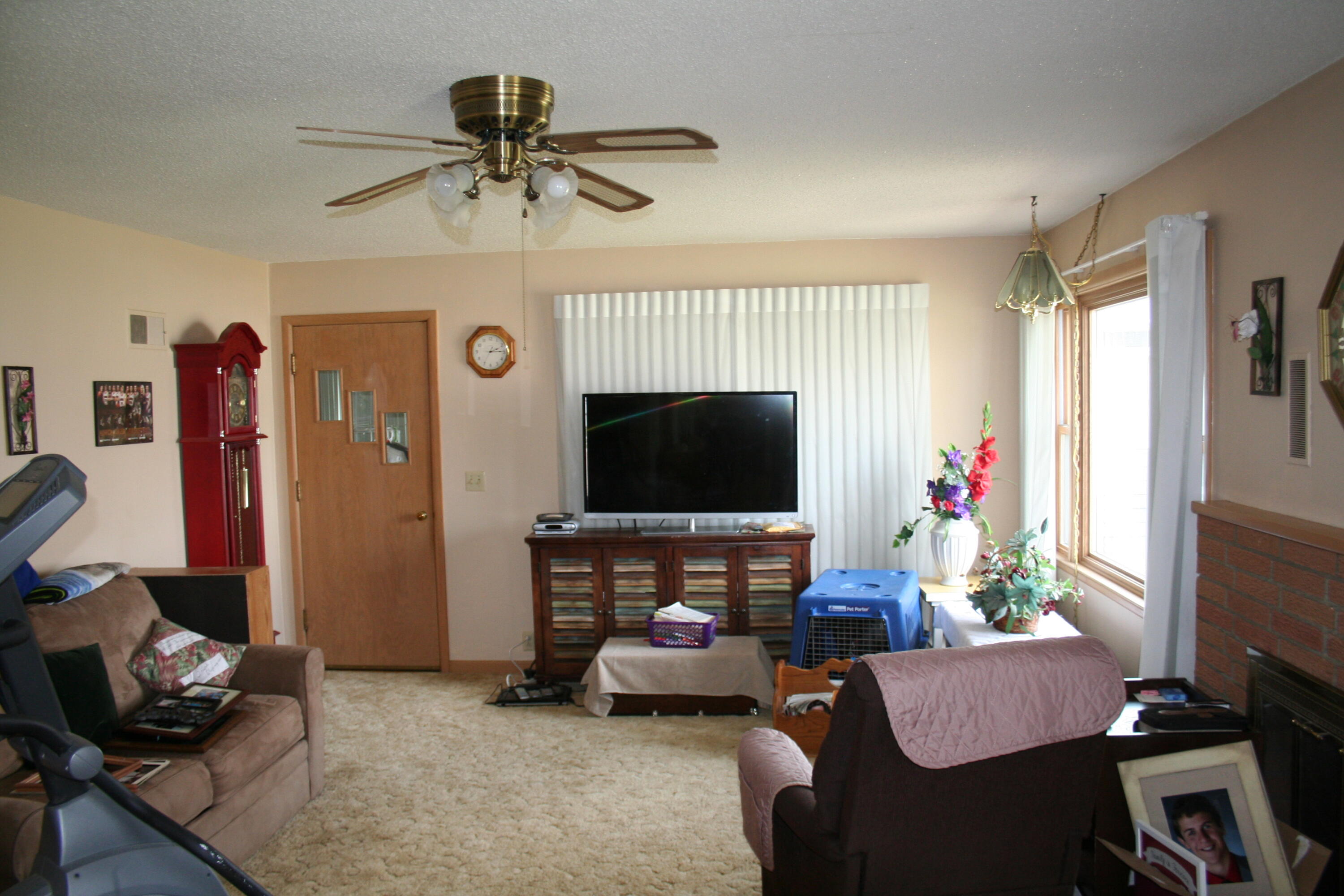 606 W Elm St