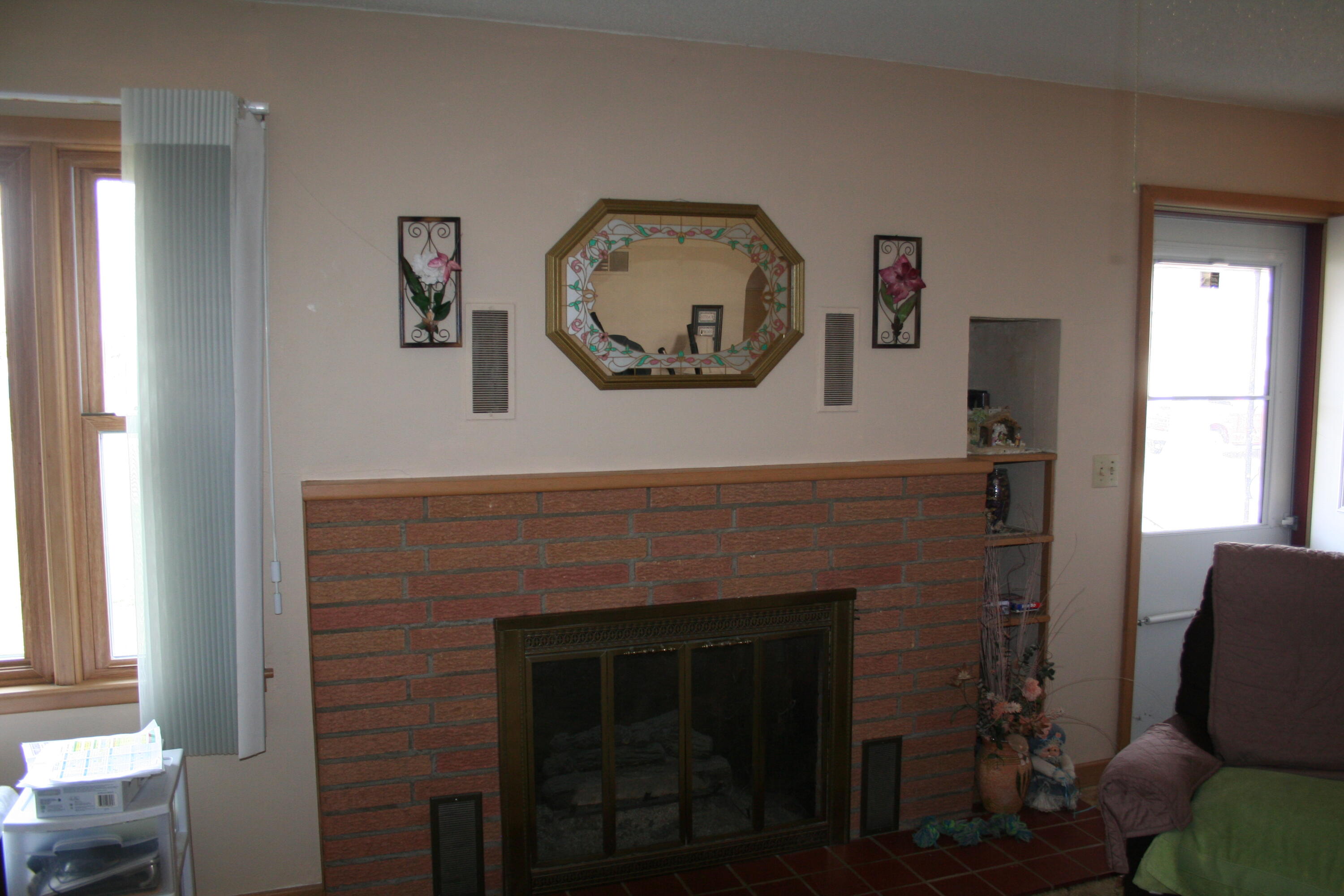 606 W Elm St
