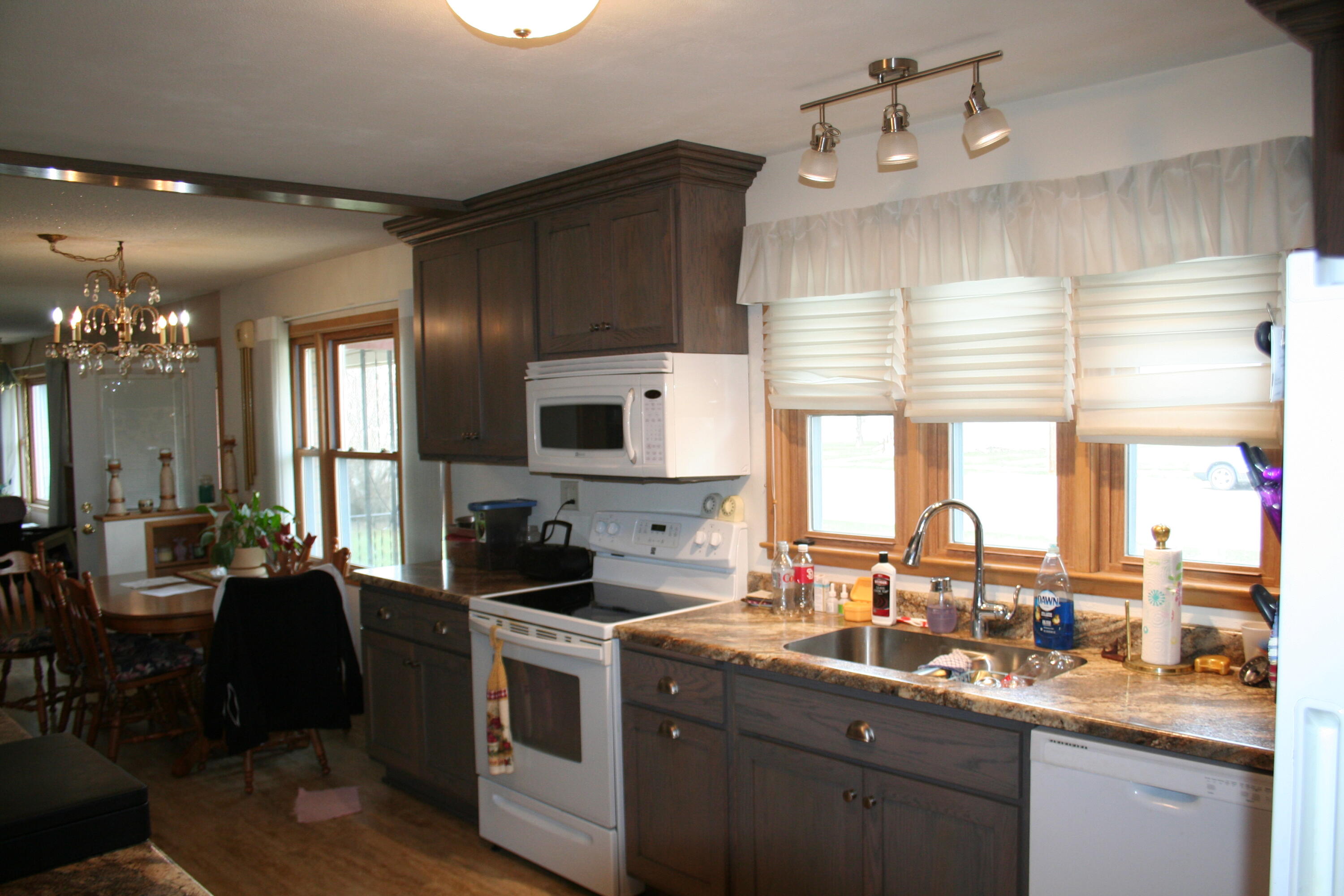 606 W Elm St