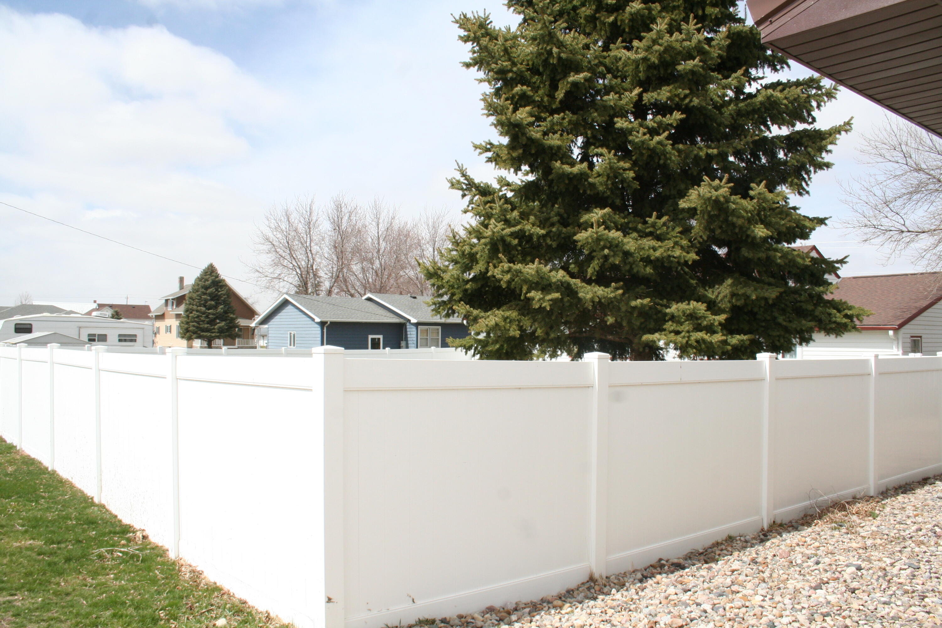 606 W Elm St