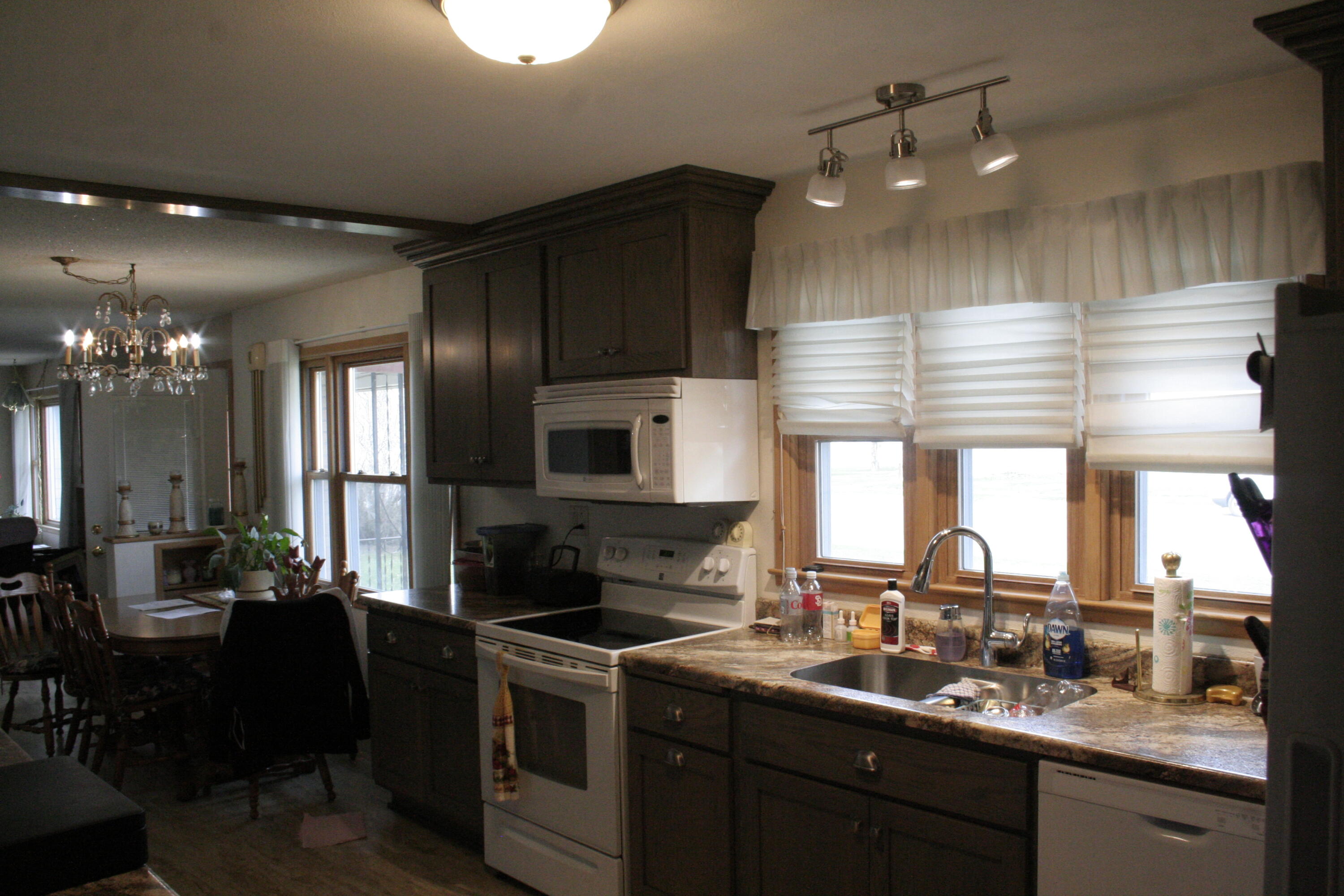 606 W Elm St