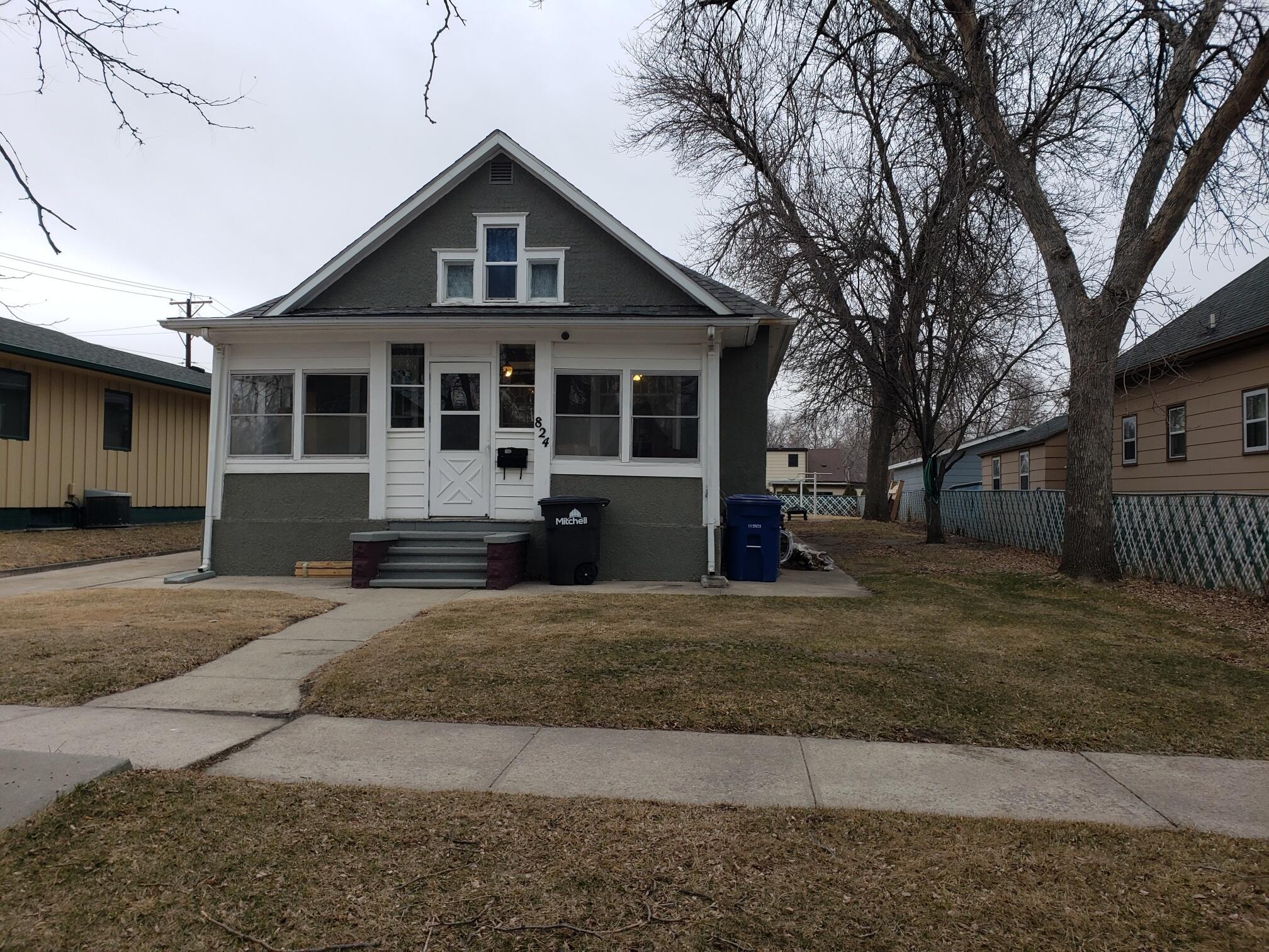 824 W 5th Ave