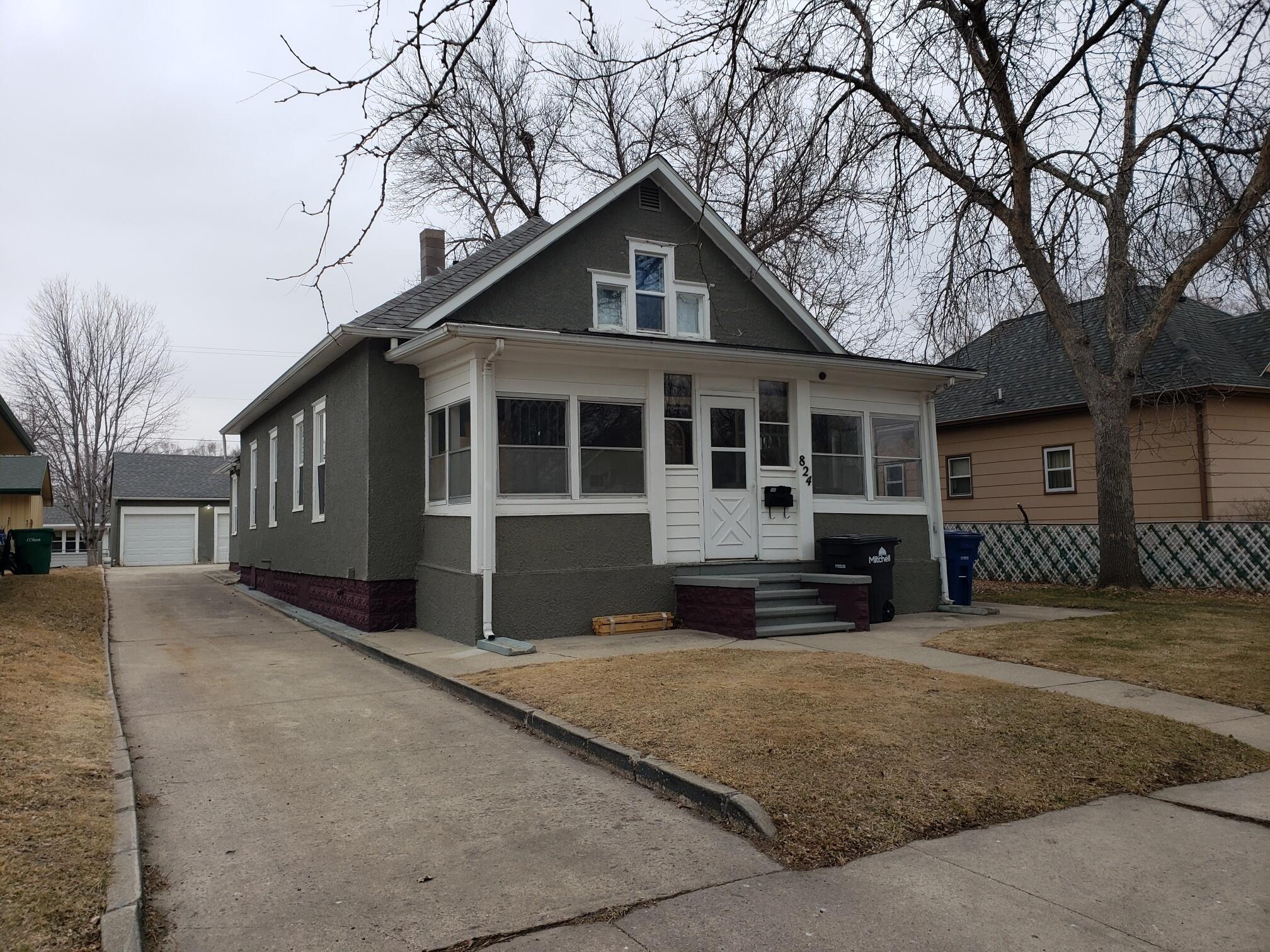 824 W 5th Ave
