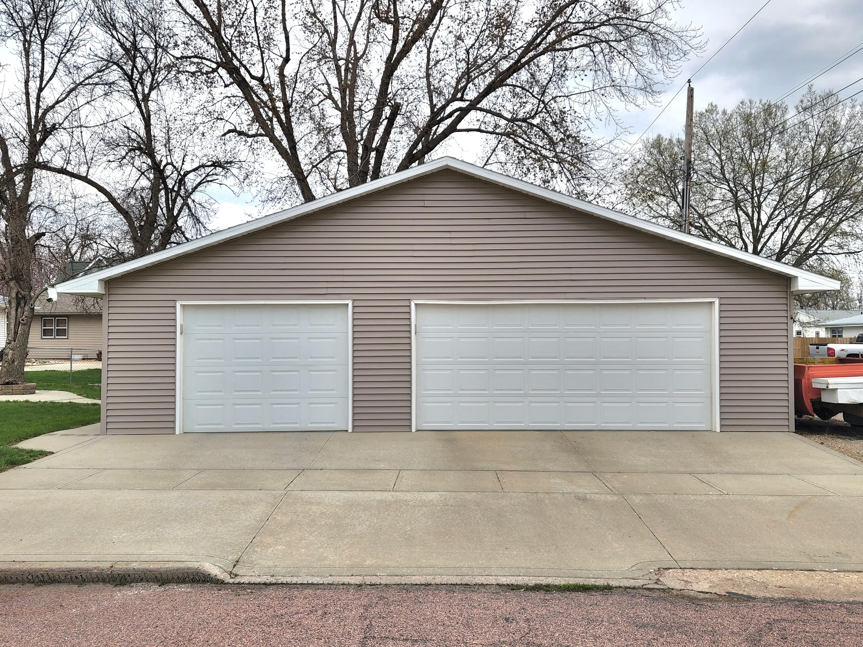 1101 E 3rd Ave