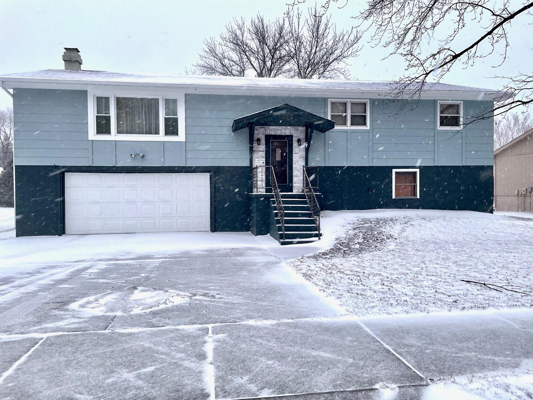 1006 Palmer Place