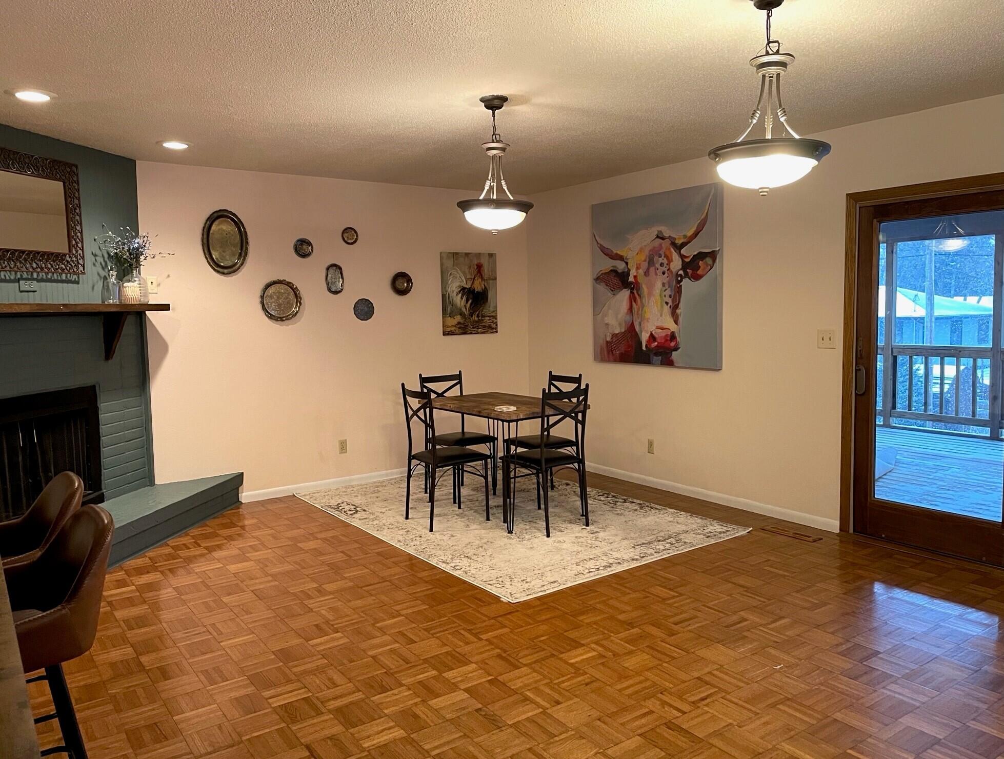 1006 Palmer Place