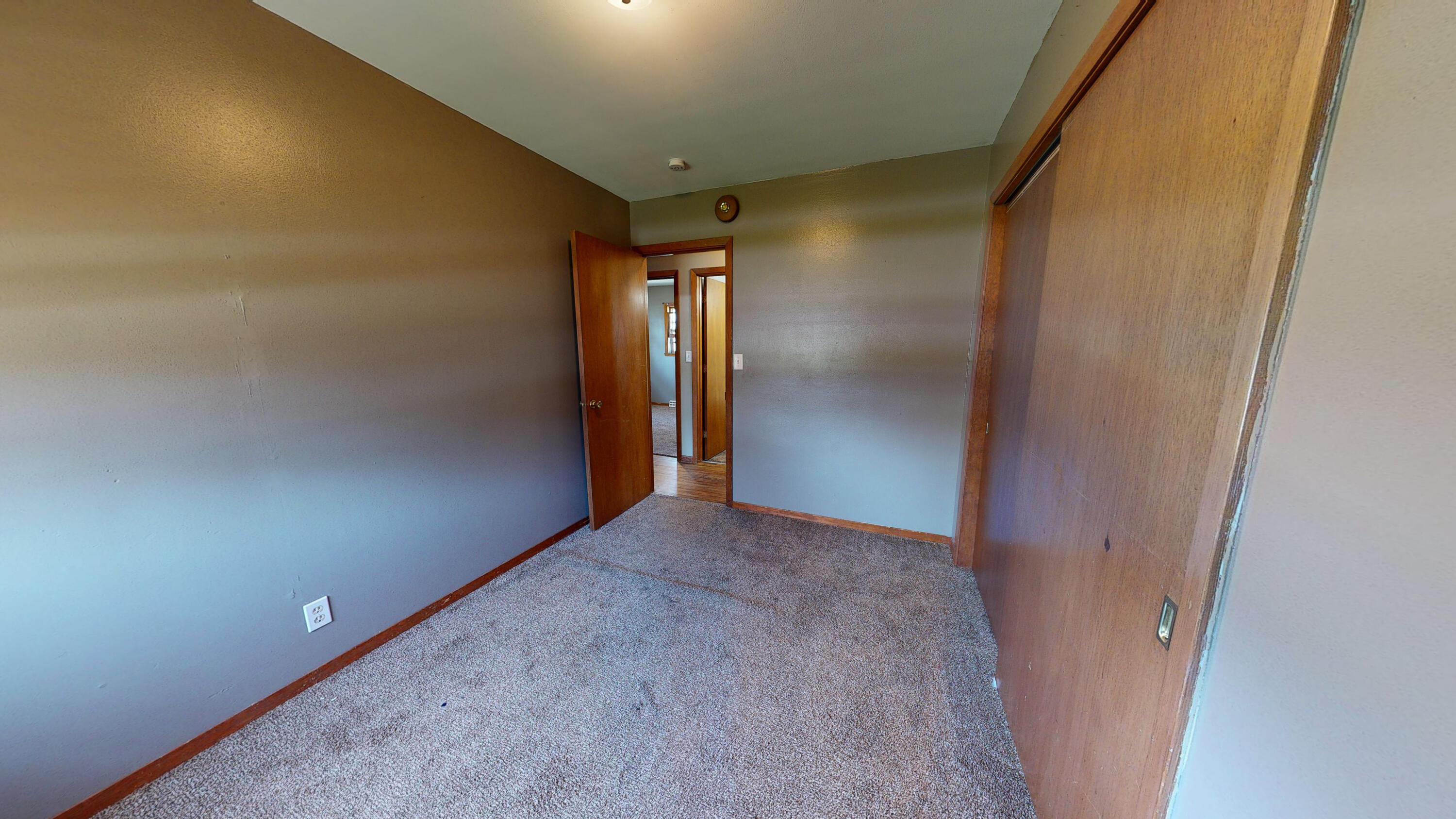 812 W Elm Ave