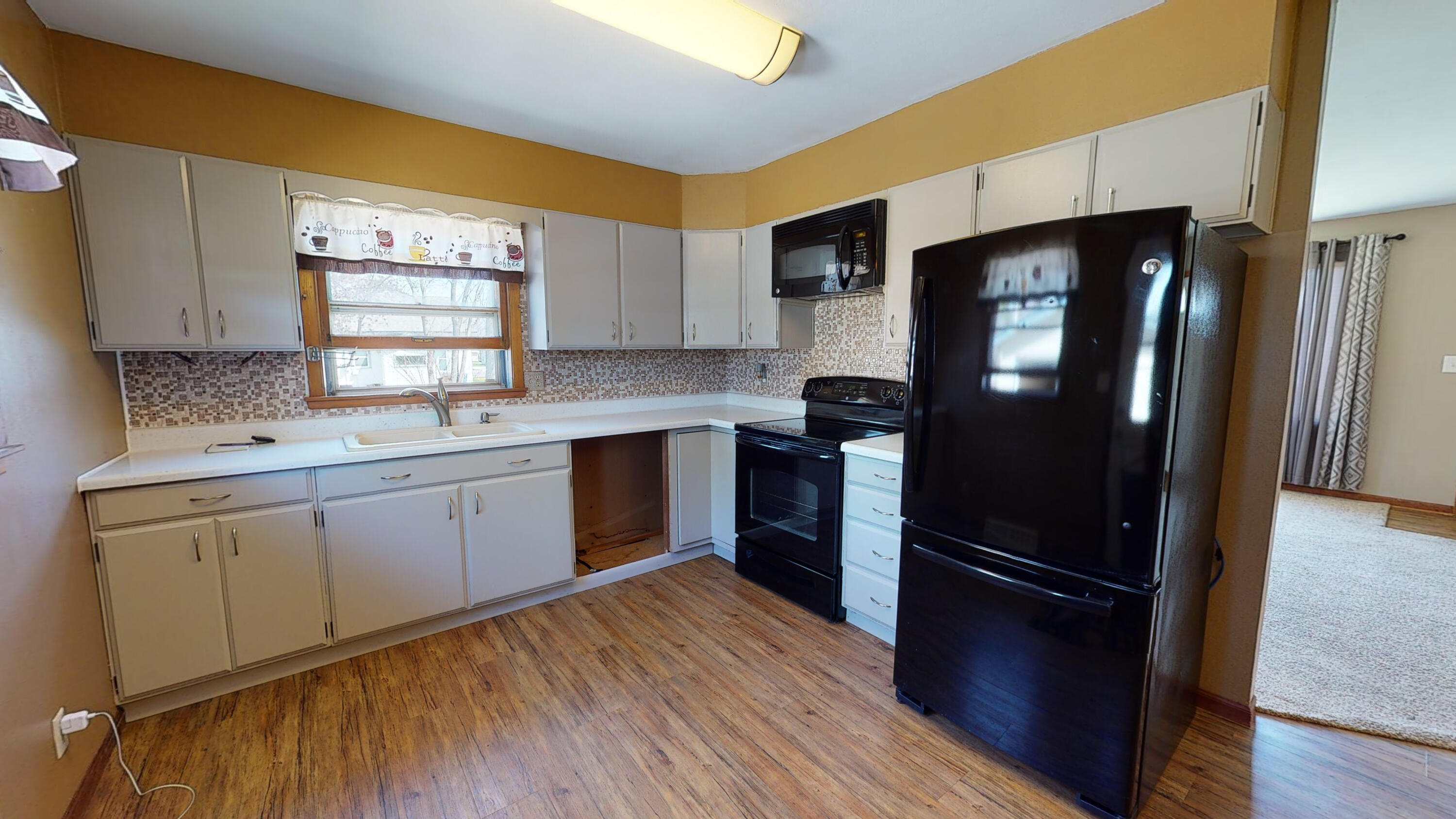 812 W Elm Ave