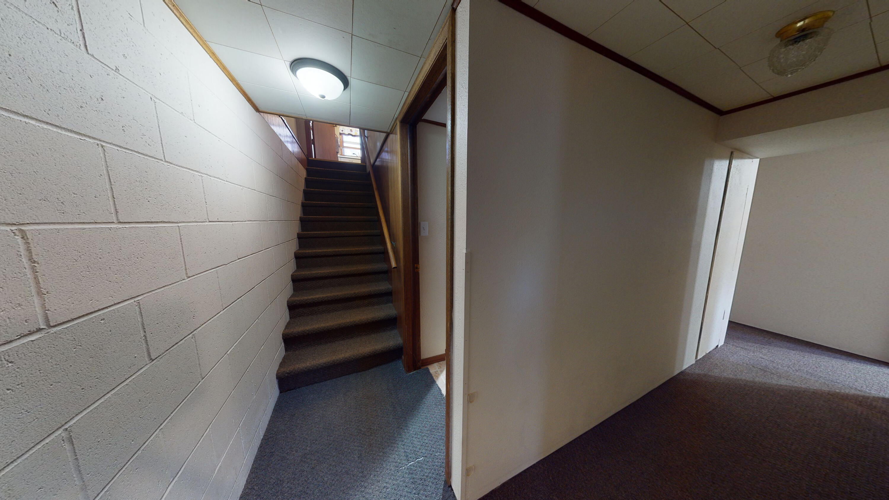 812 W Elm Ave