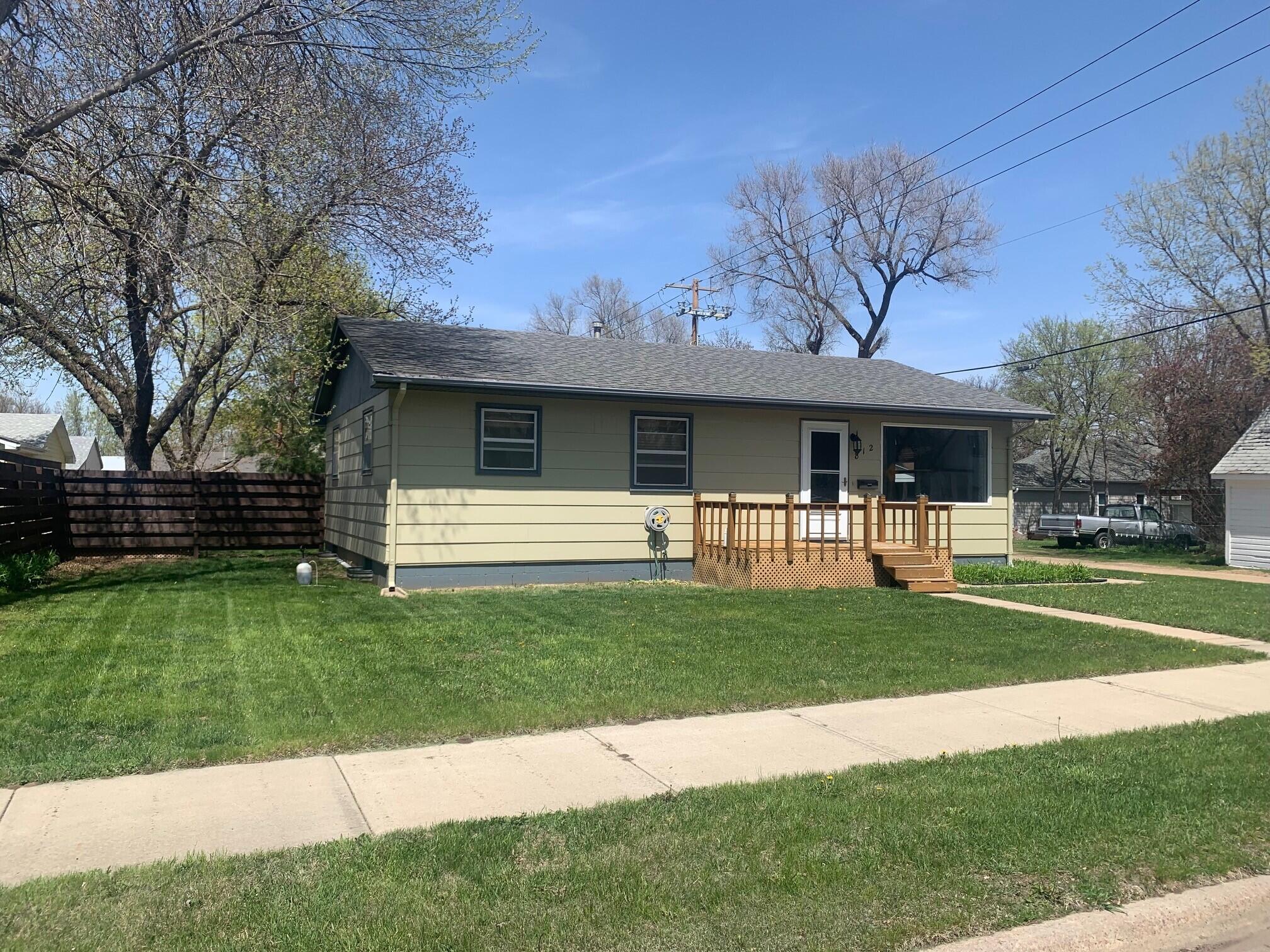 812 W Elm Ave