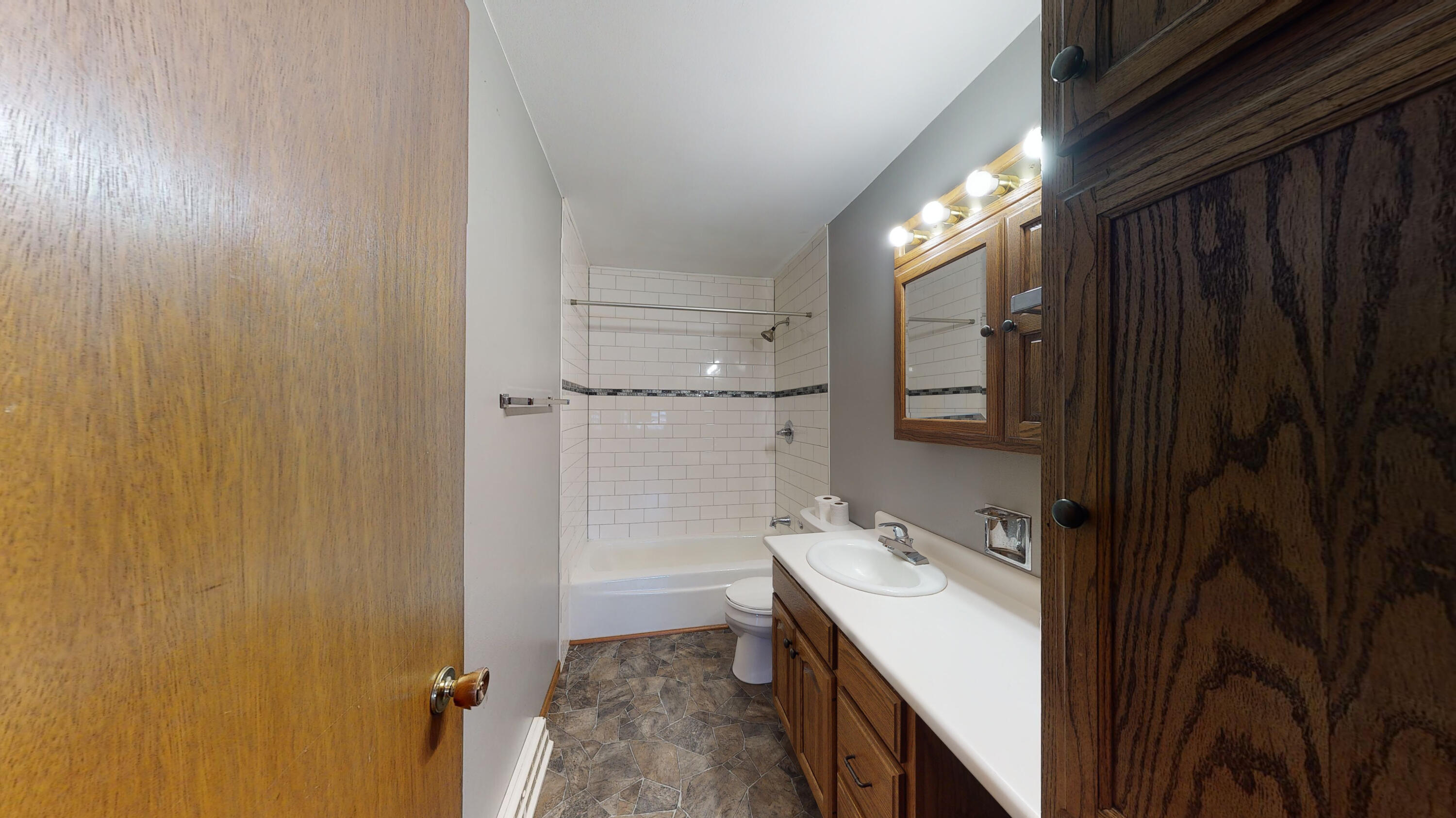 812 W Elm Ave