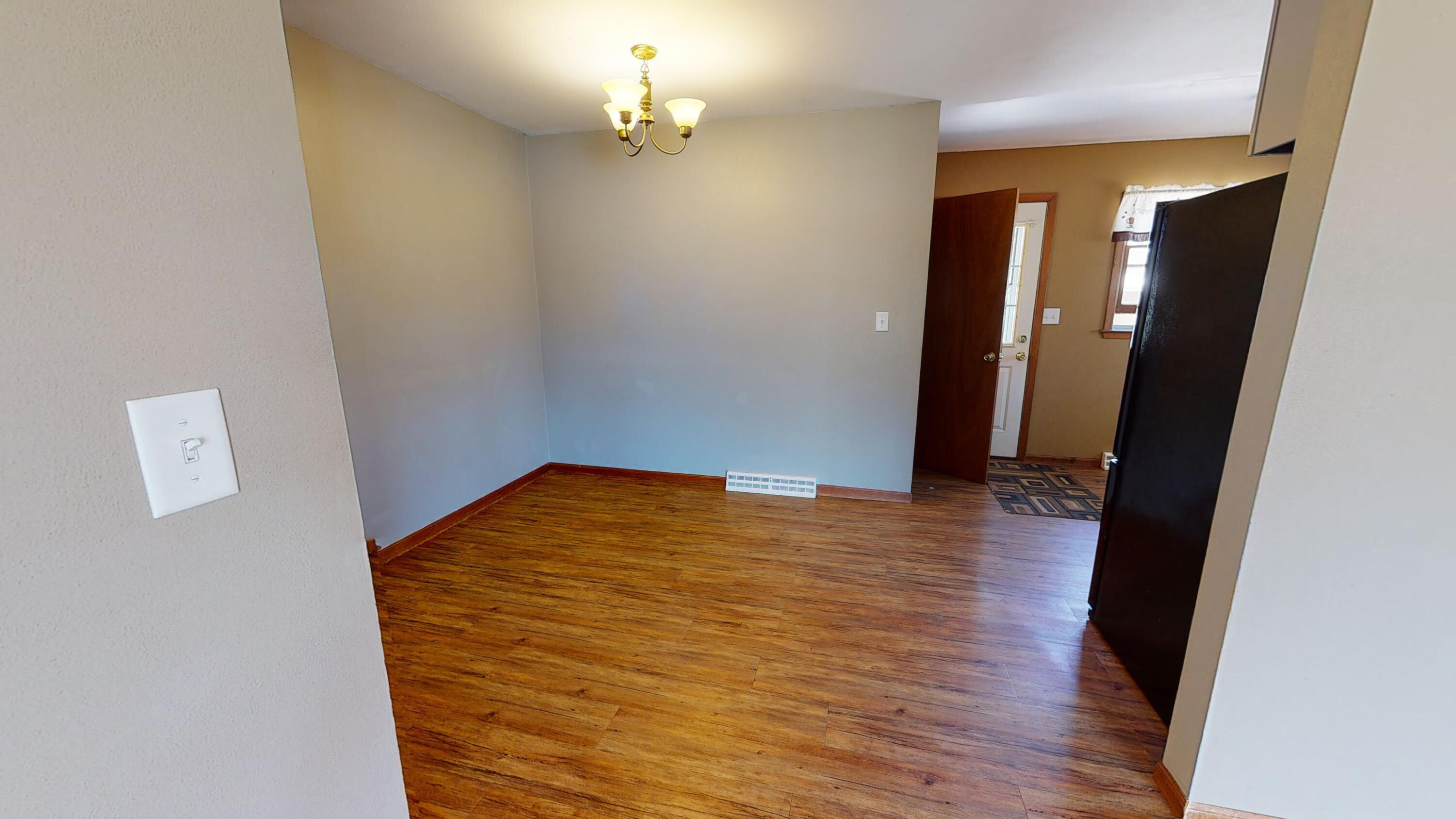 812 W Elm Ave