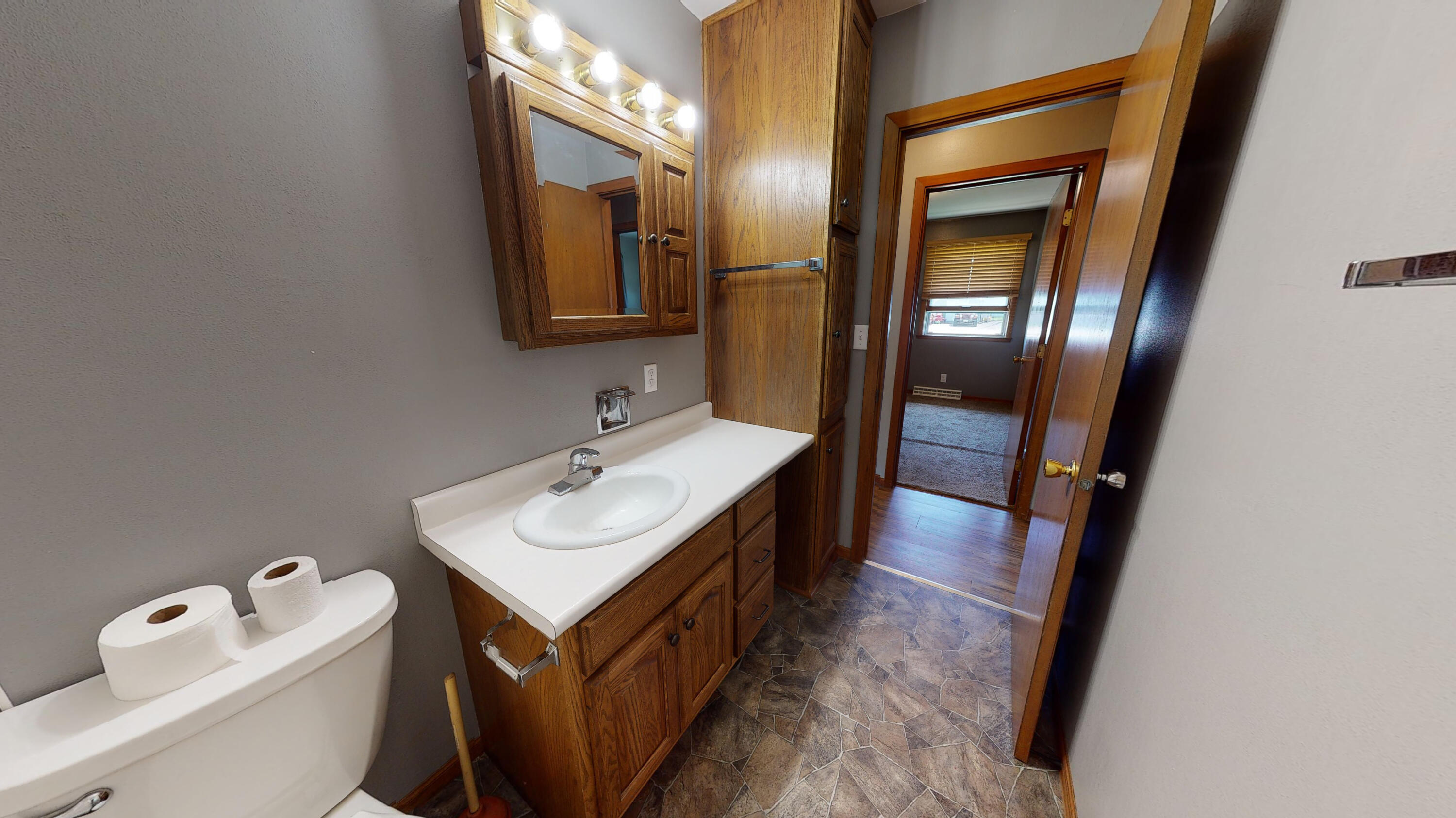 812 W Elm Ave