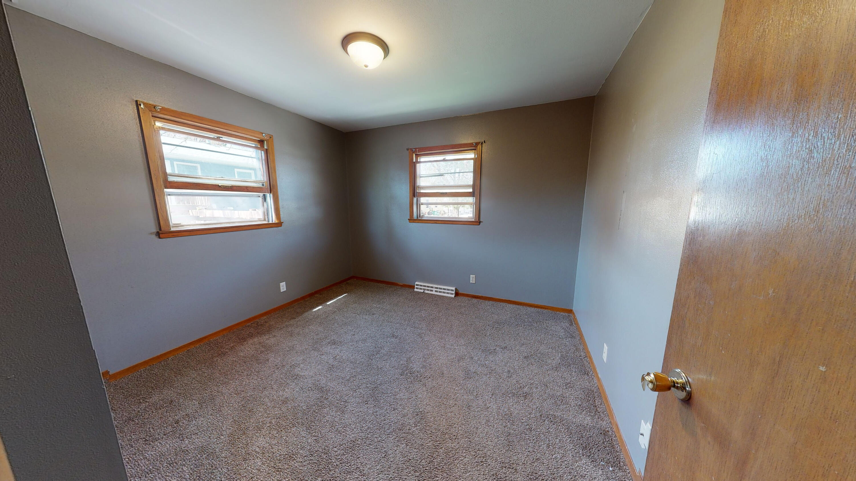 812 W Elm Ave
