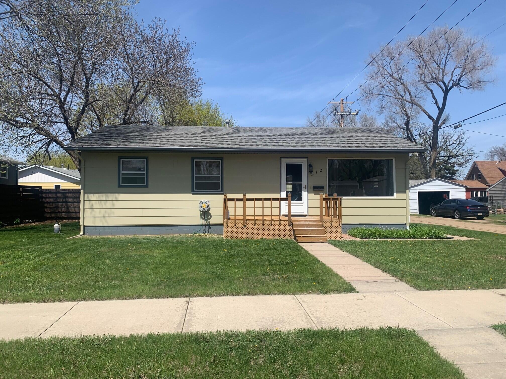 812 W Elm Ave