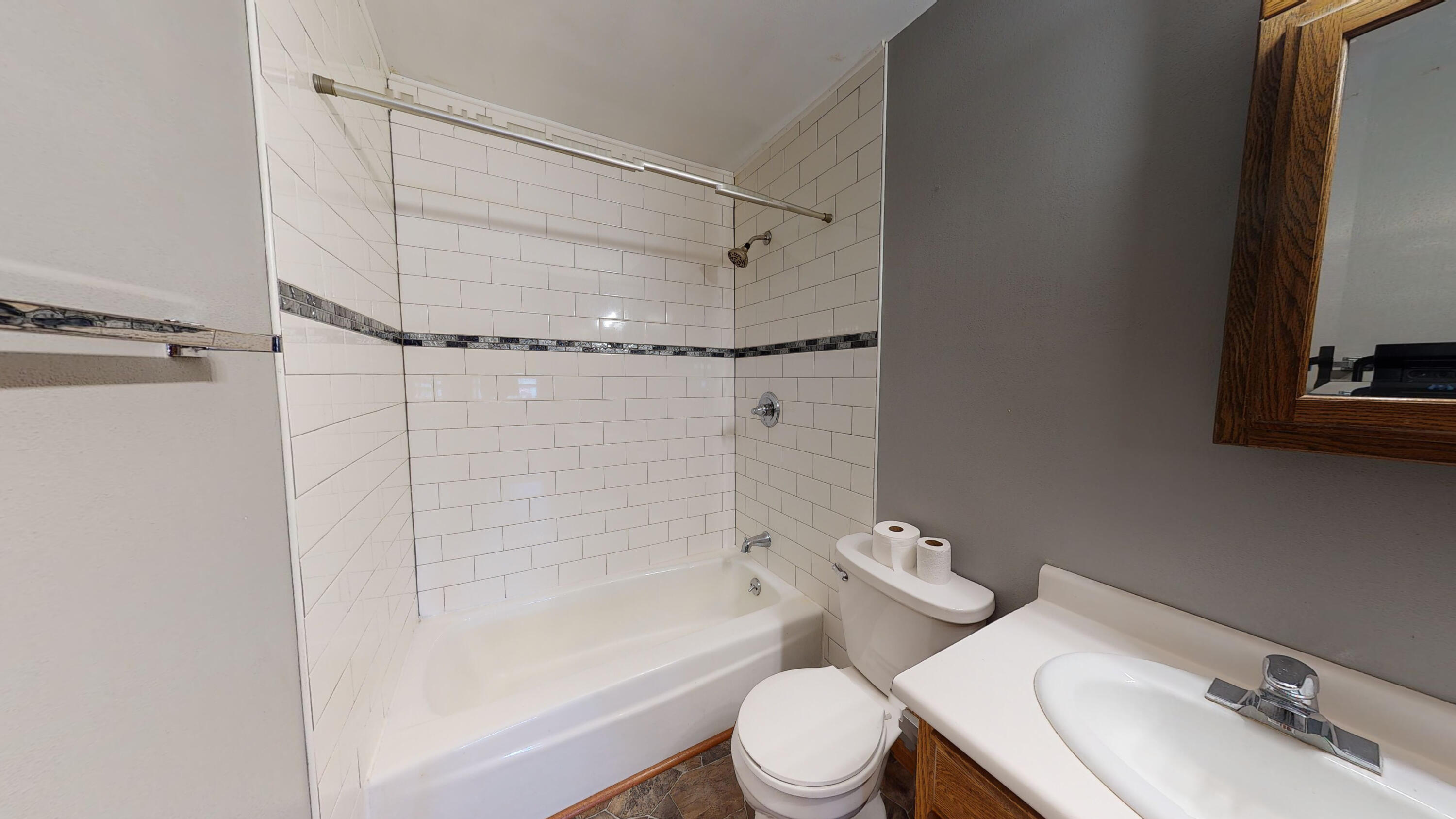 812 W Elm Ave