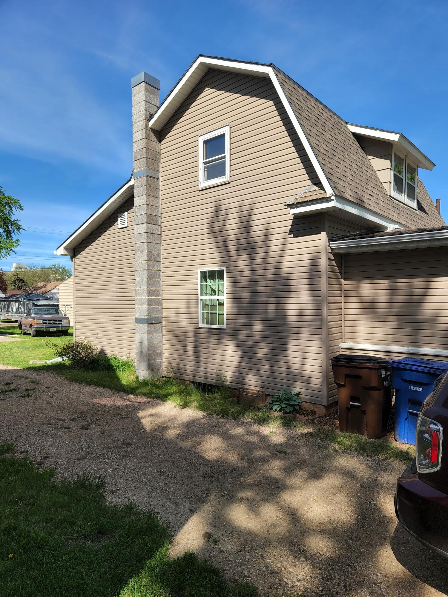 1104 E 3rd Ave
