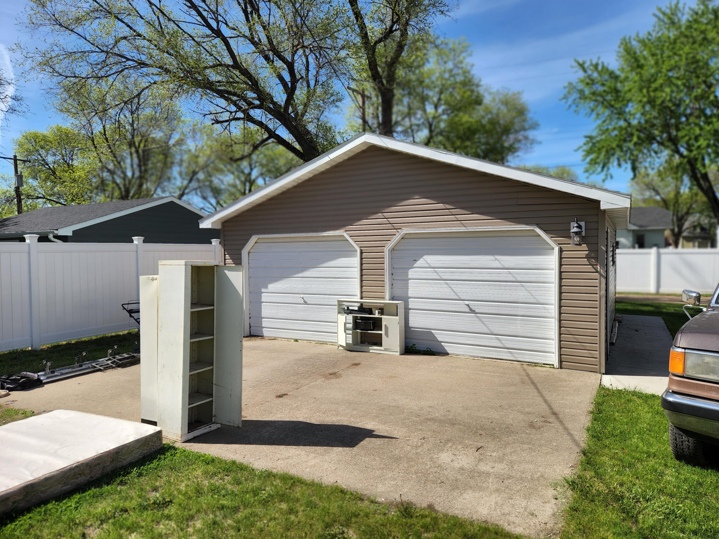 1104 E 3rd Ave