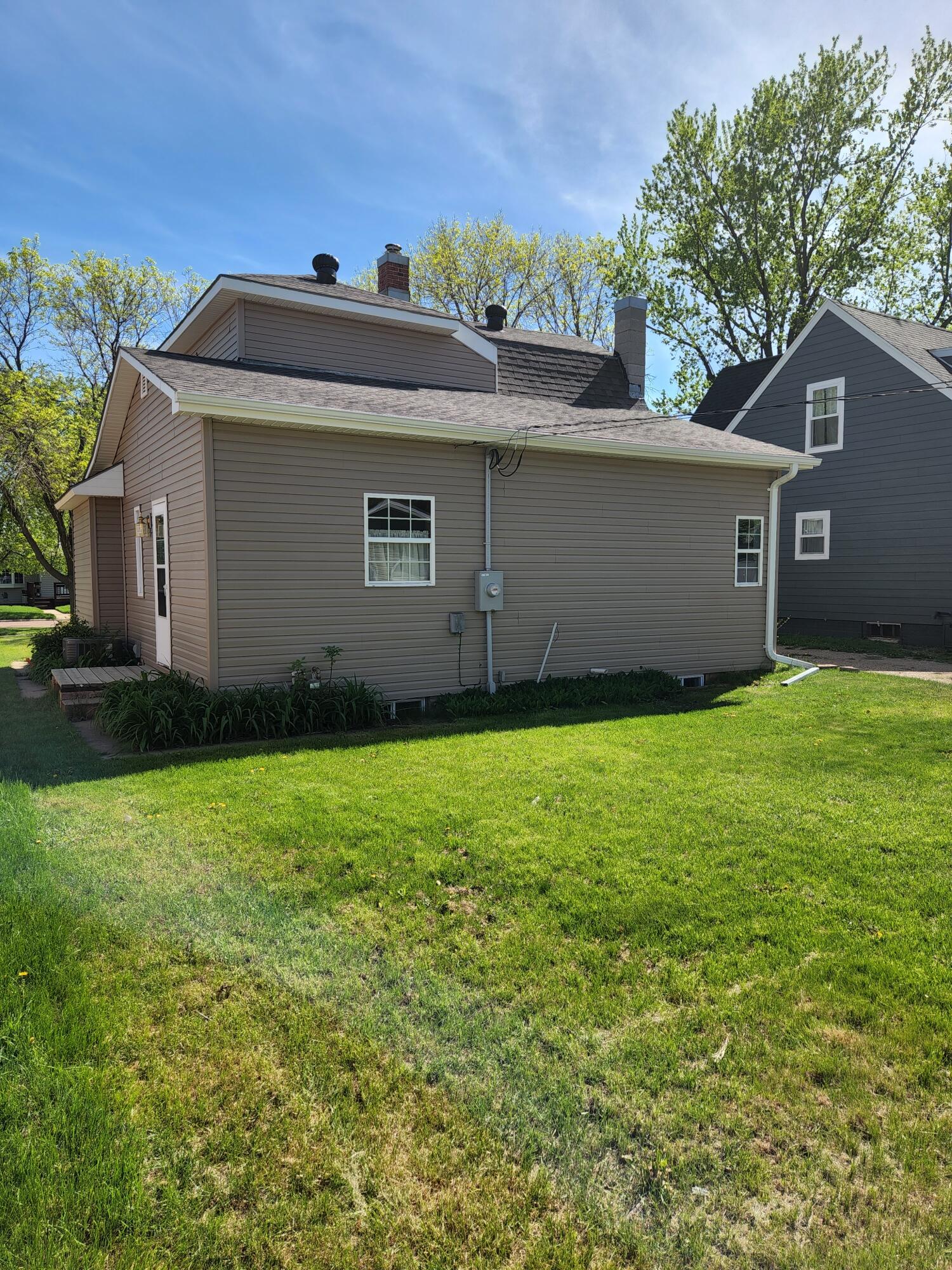 1104 E 3rd Ave