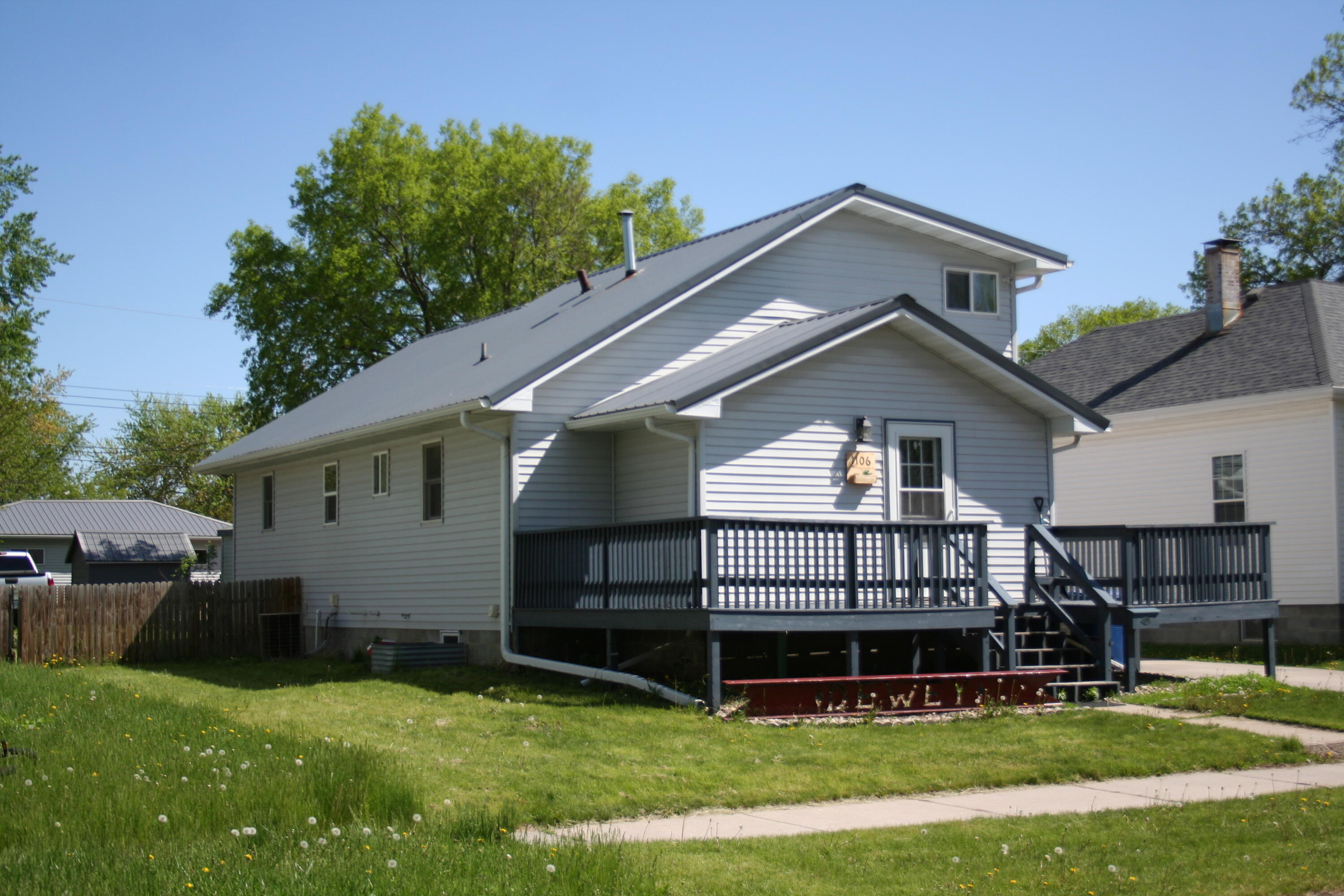 1106 E 2nd Ave