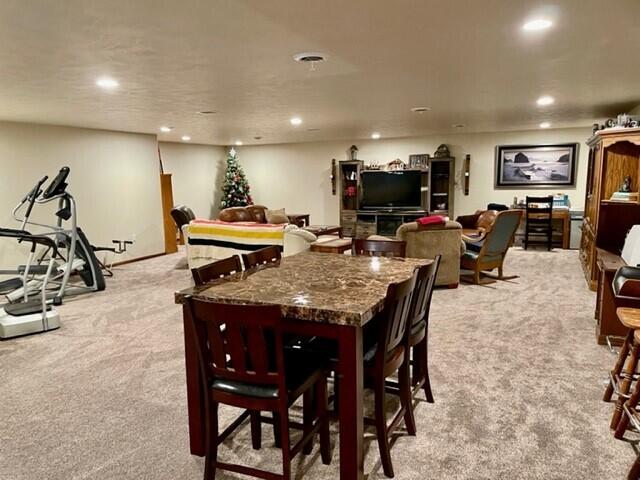 712 Doris Dr
