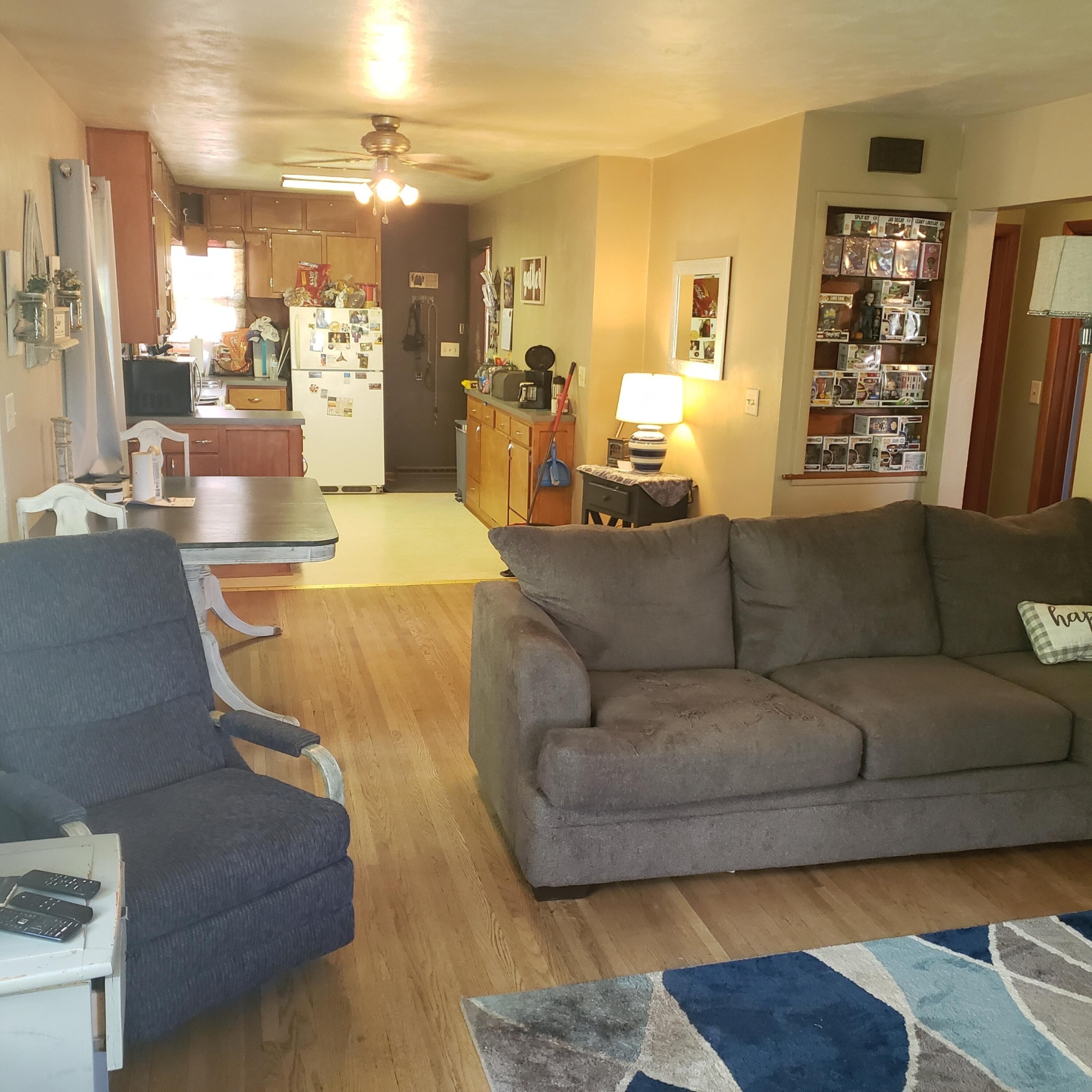 405 E 5th St