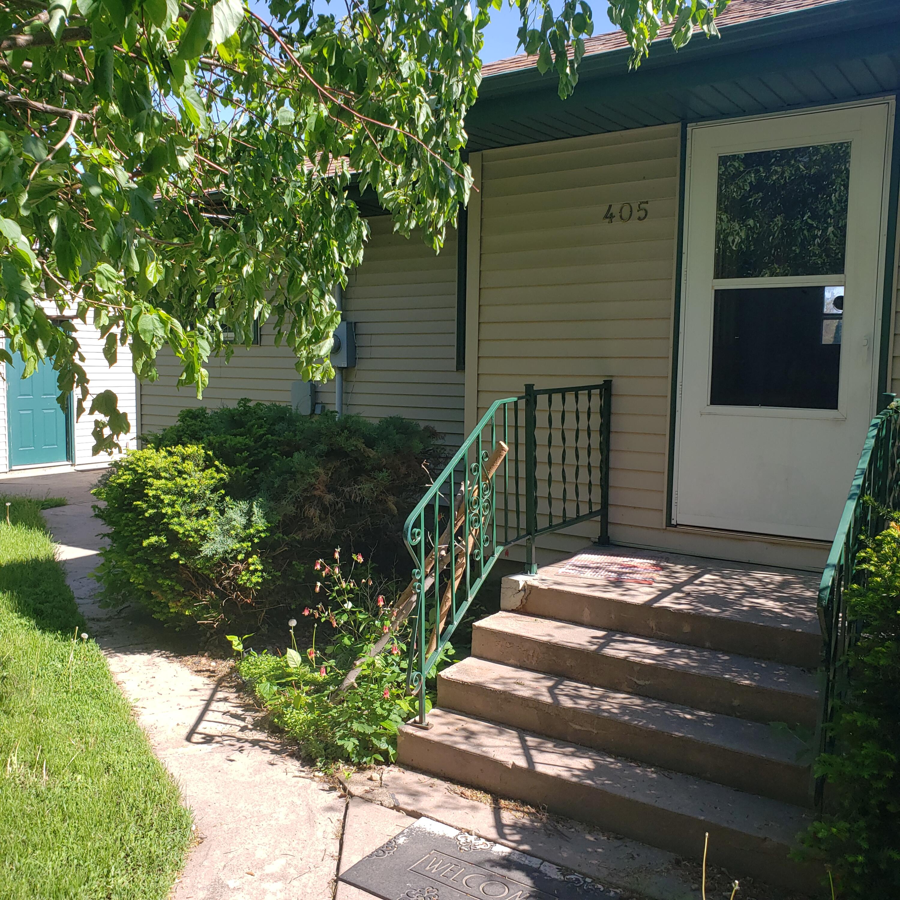 405 E 5th St