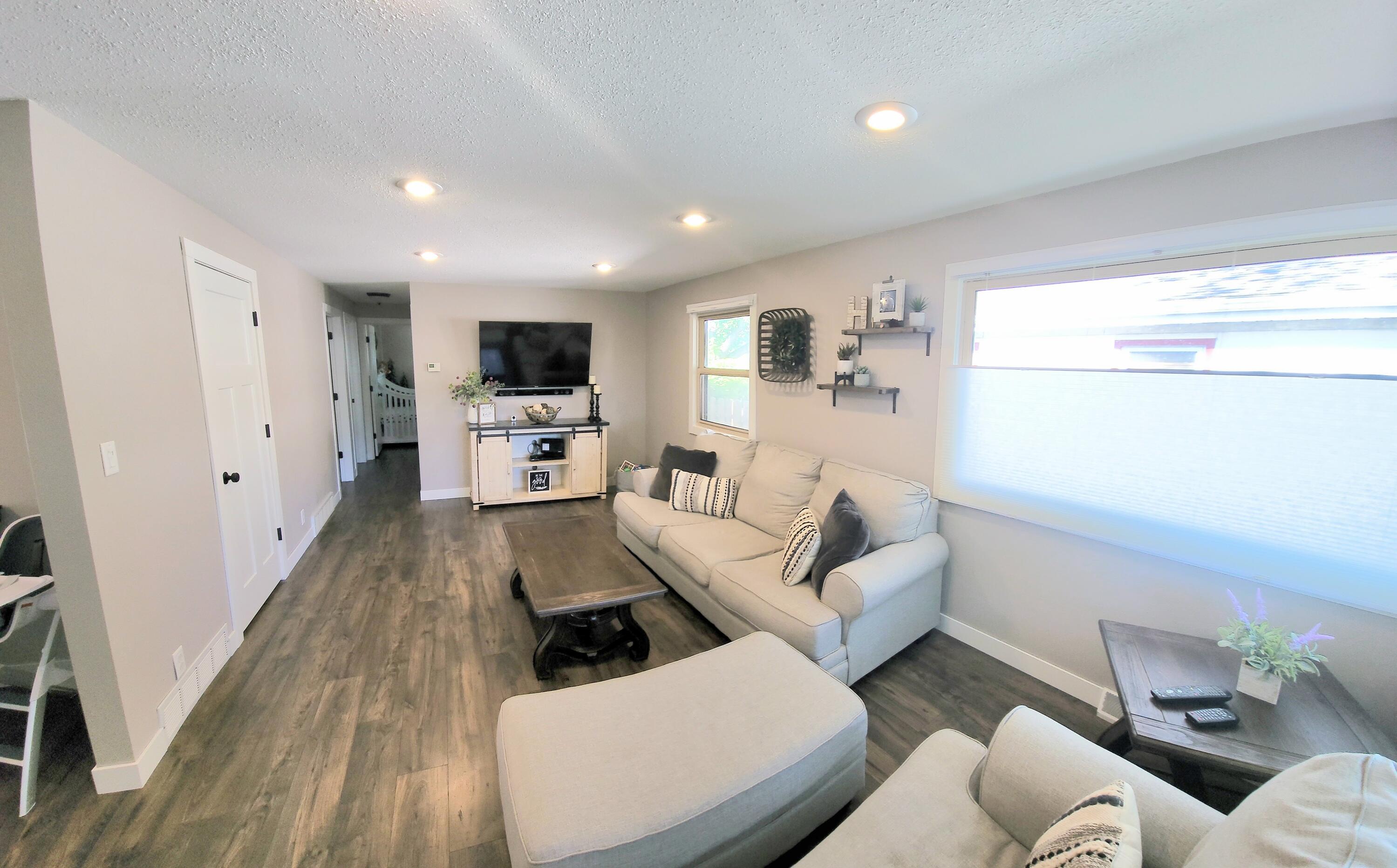 1112 W 6th Ave