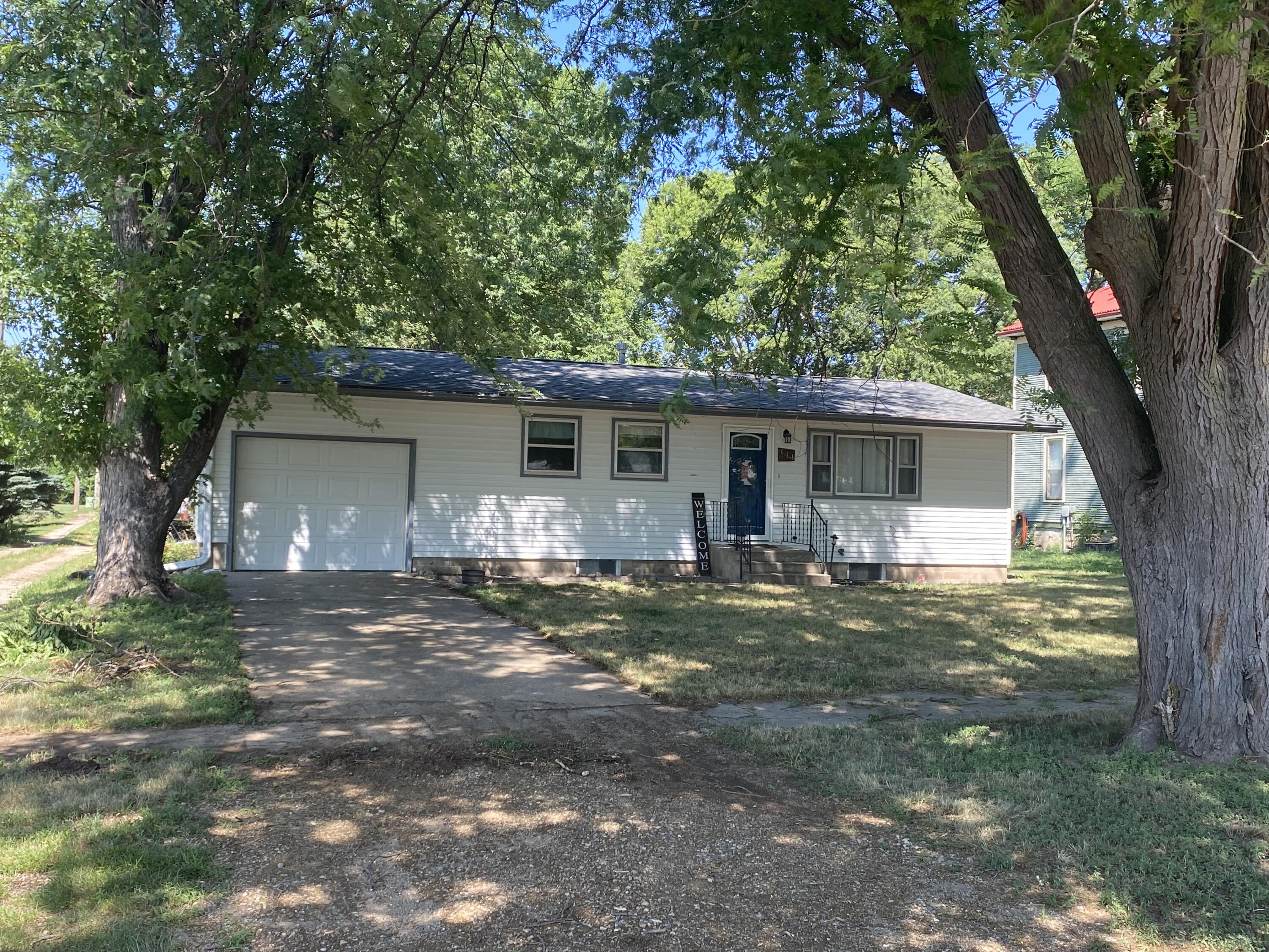 611 Elm St
