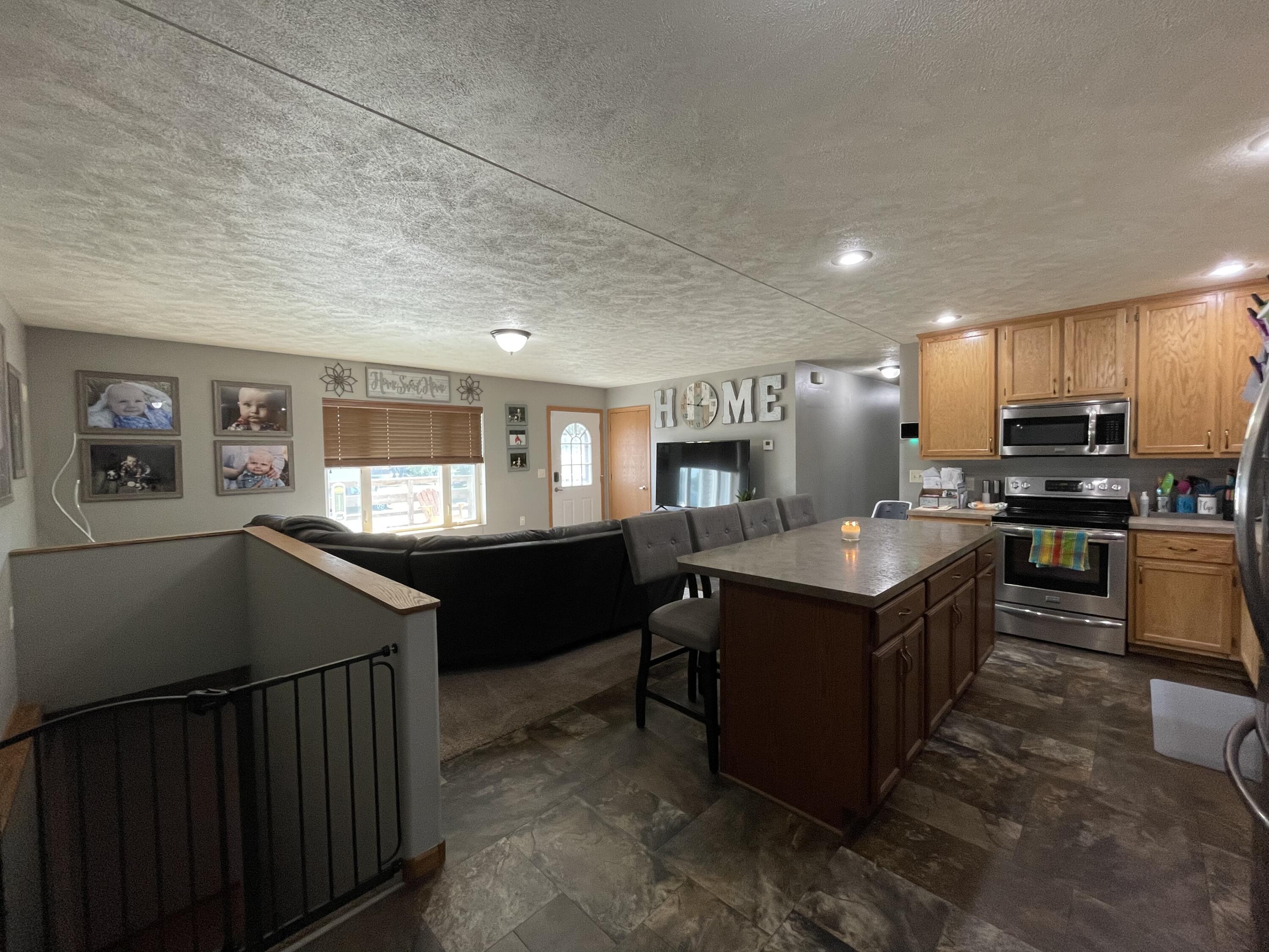 301 S Lawler St