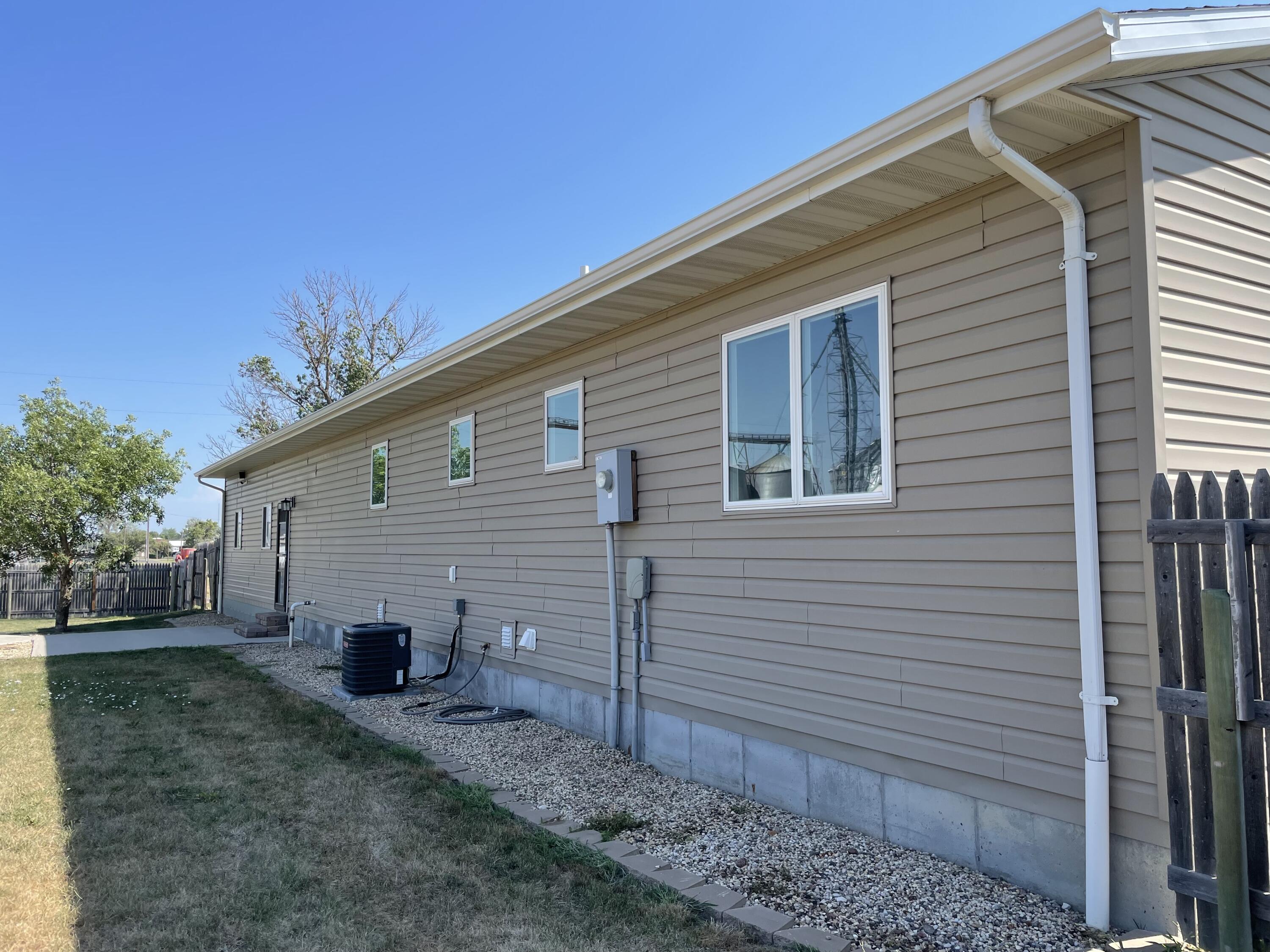 301 S Lawler St