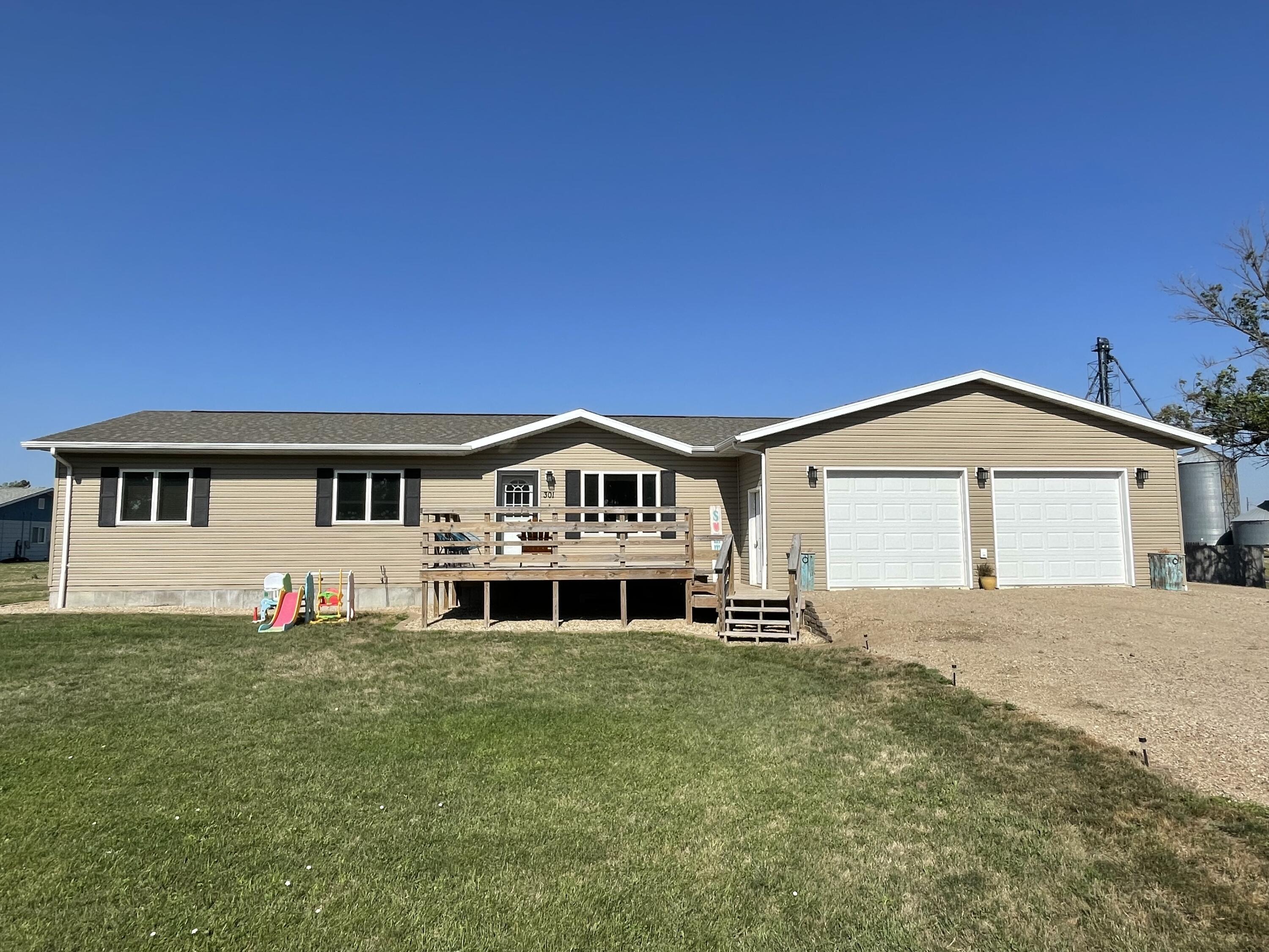 301 S Lawler St