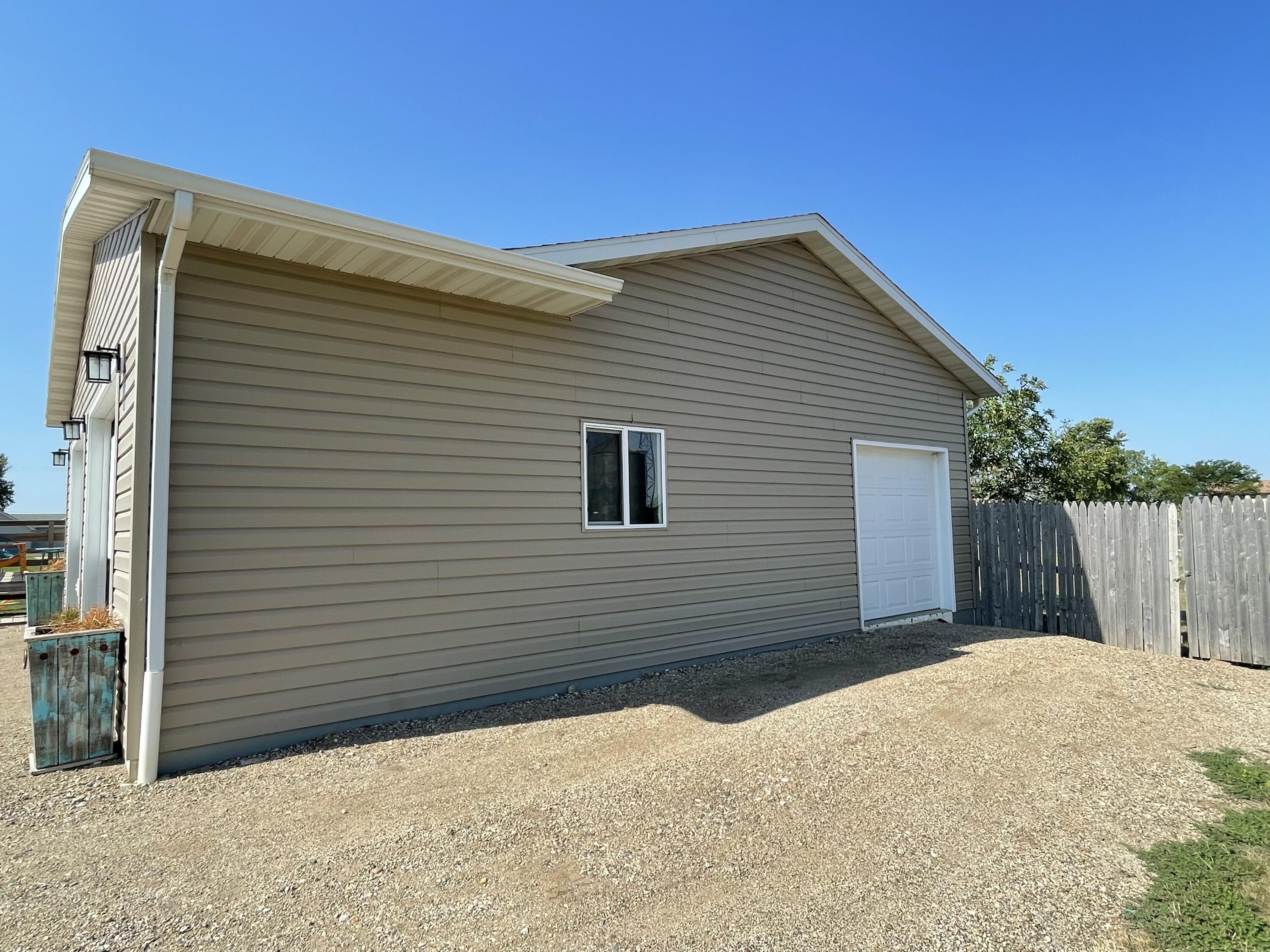301 S Lawler St