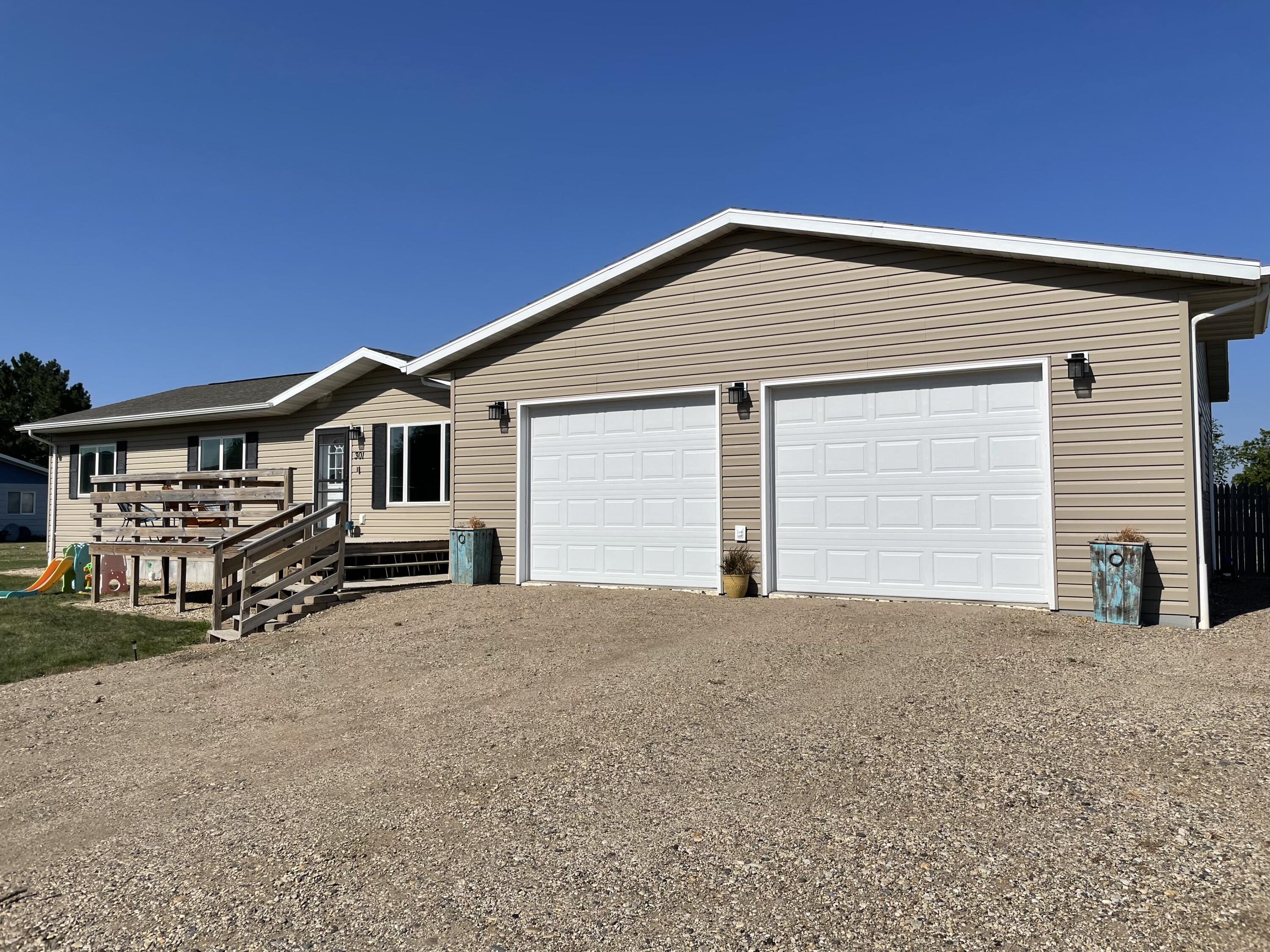301 S Lawler St